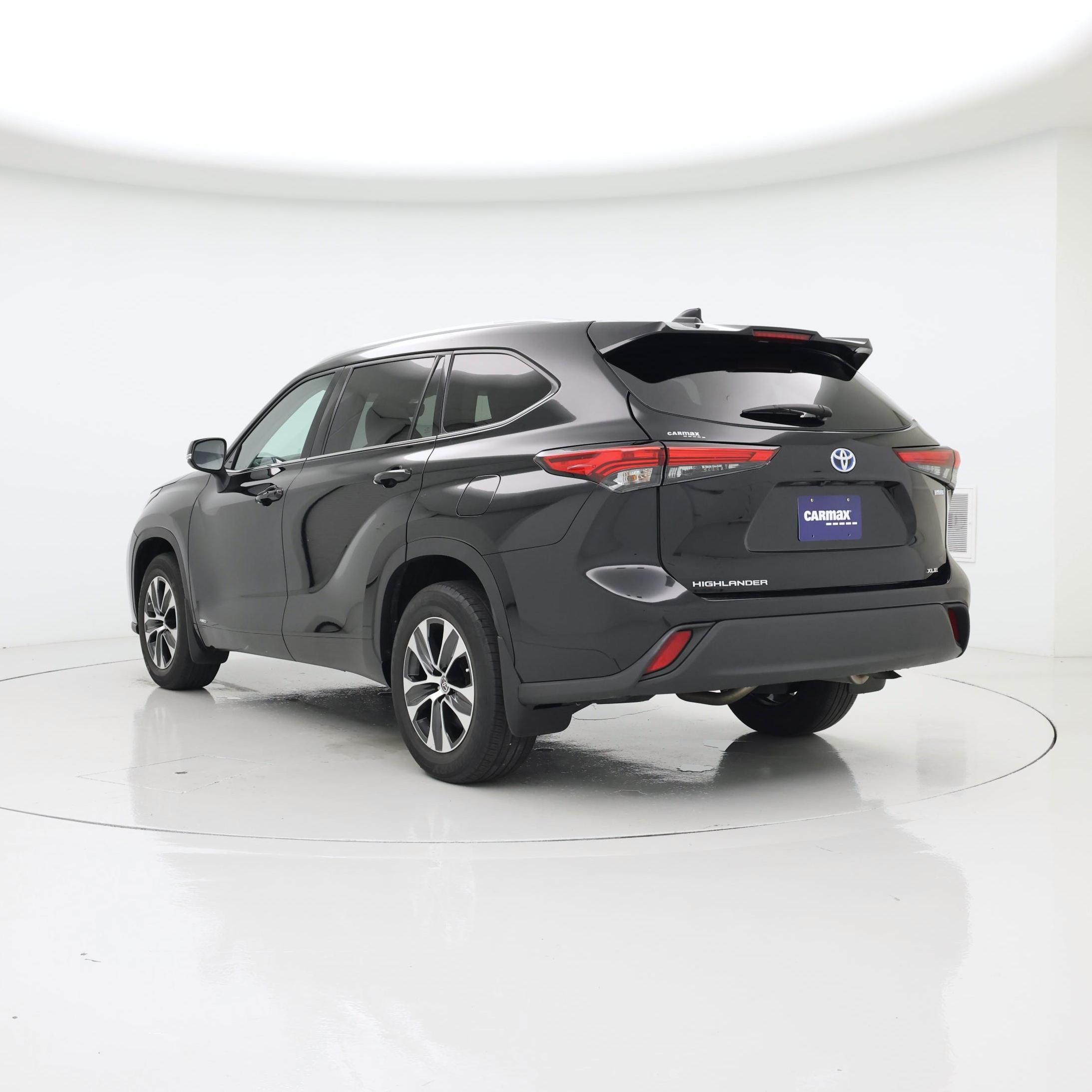 Thumbnail: 2022 Toyota Highlander - 2