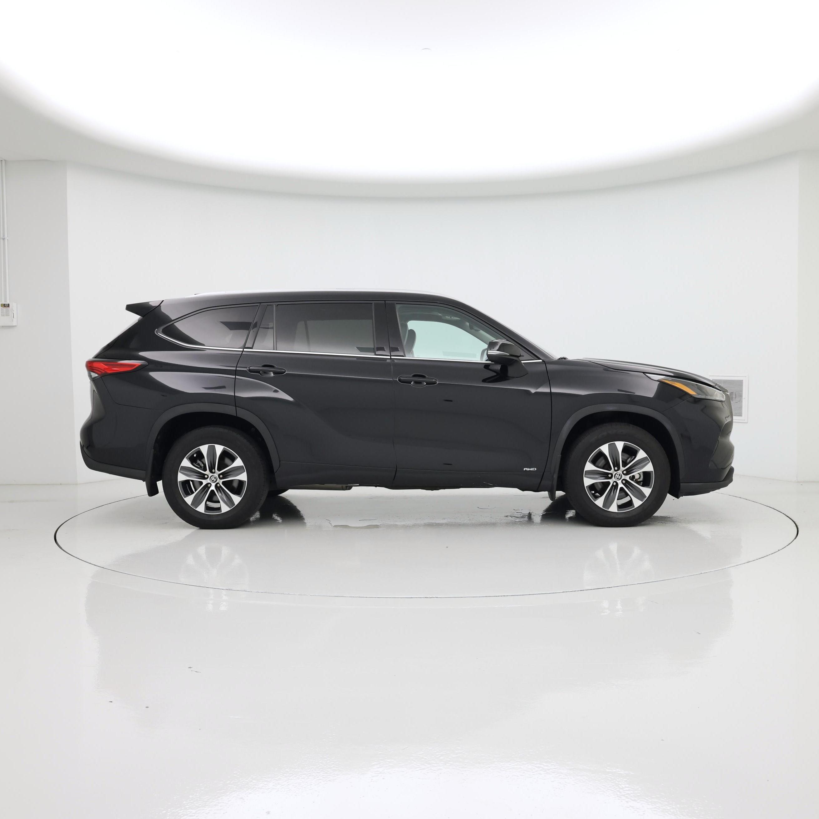 Thumbnail: 2022 Toyota Highlander - 7