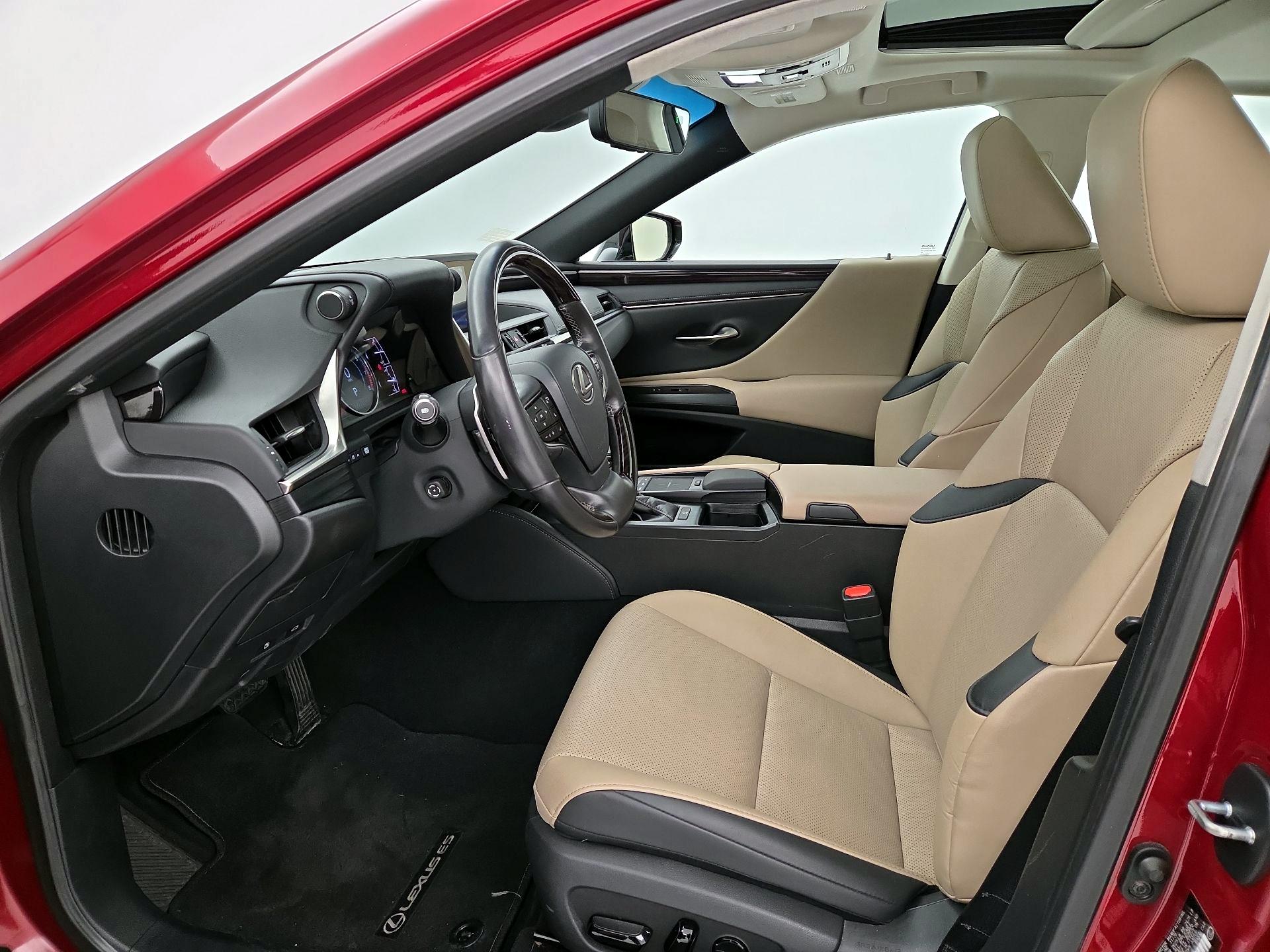 Thumbnail: 2021 Lexus ES - 11