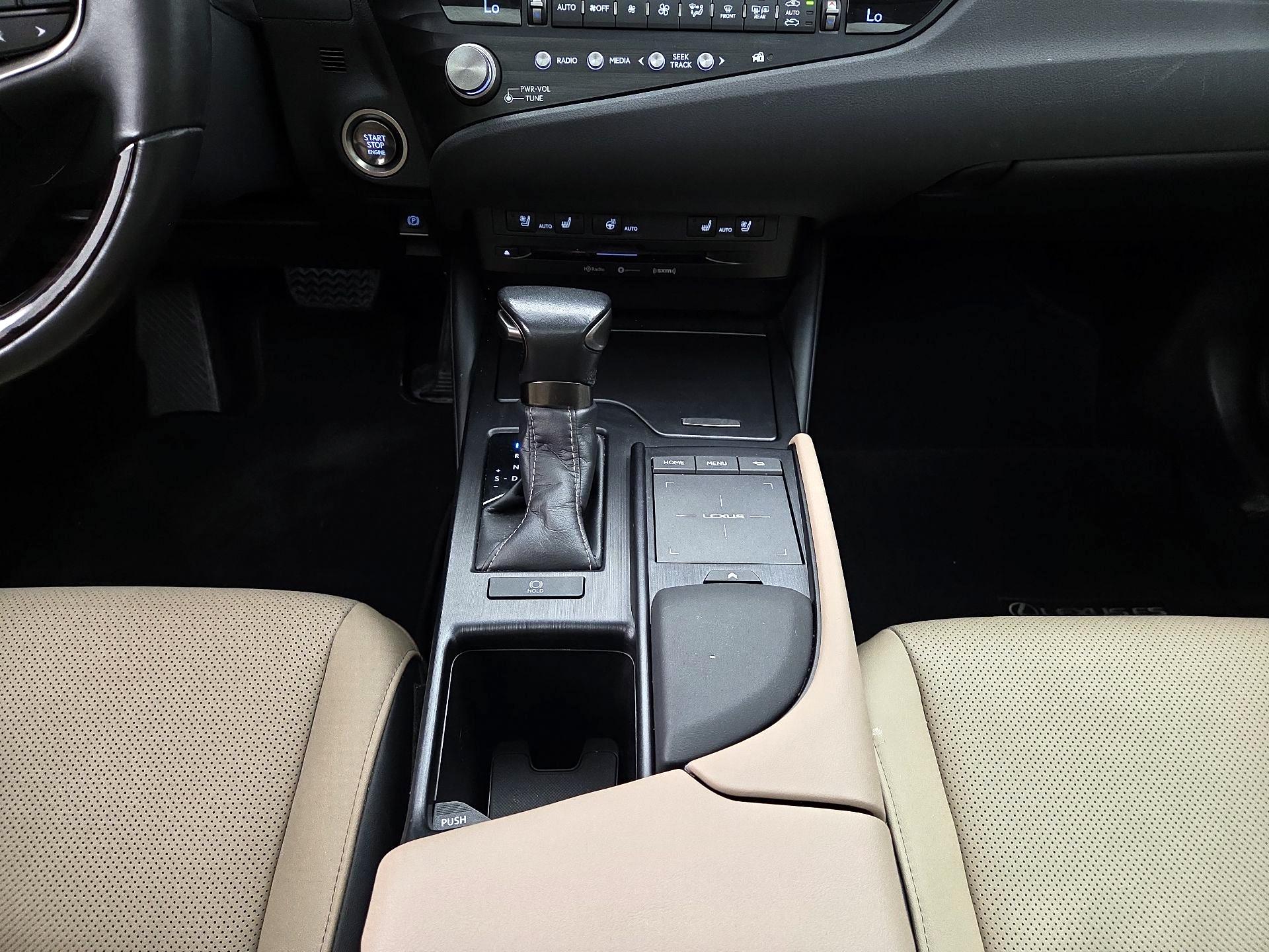 Thumbnail: 2021 Lexus ES - 16
