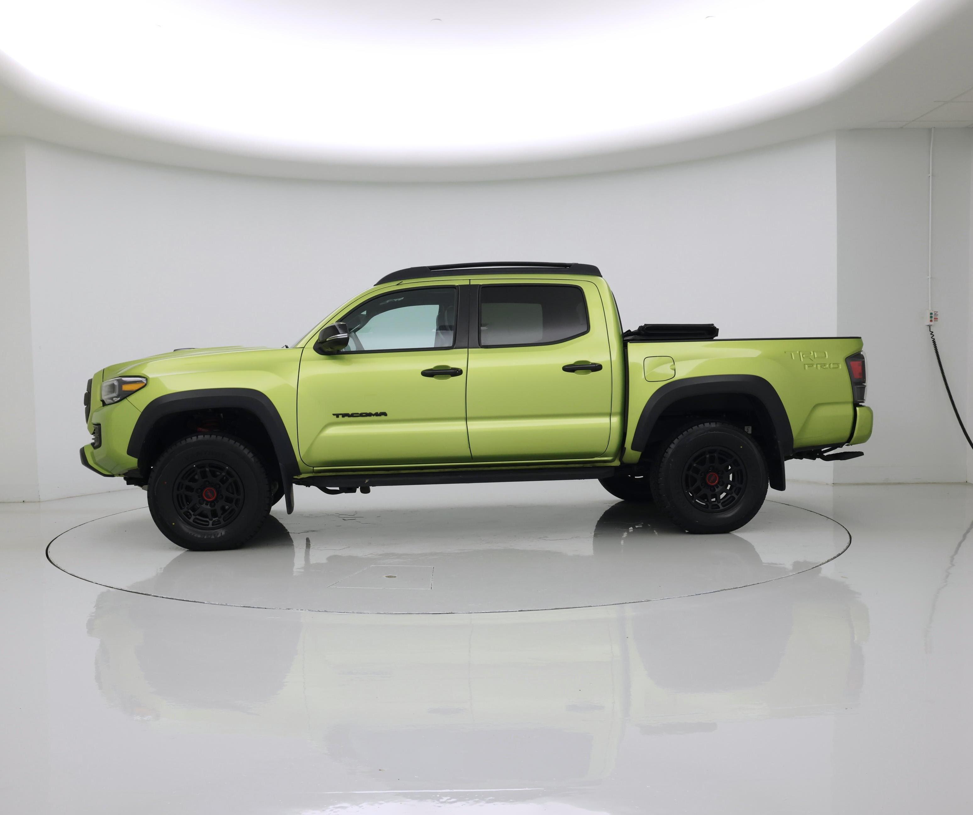 Thumbnail: 2022 Toyota Tacoma - 3
