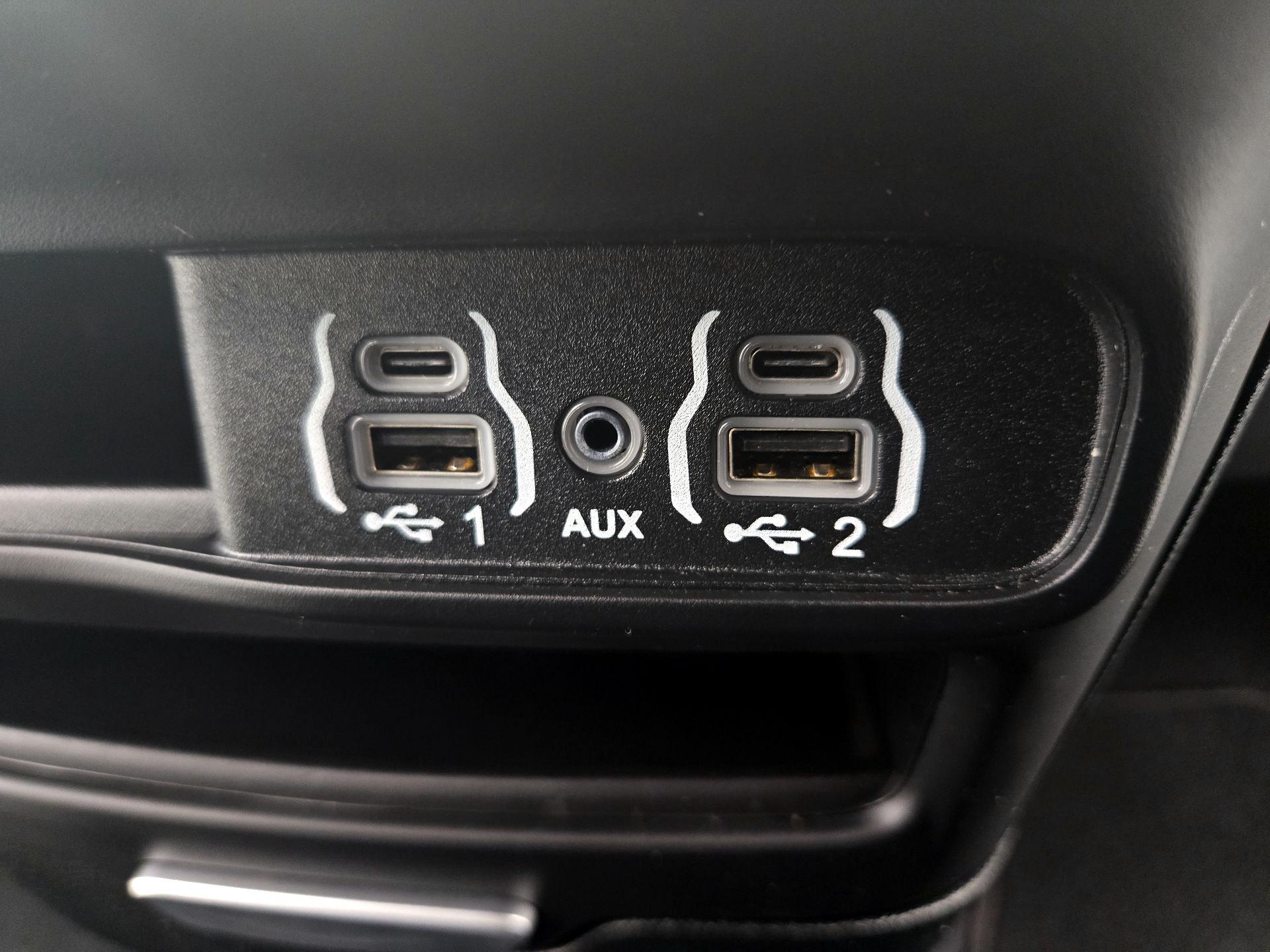 Thumbnail: 2025 Chrysler Pacifica - 18