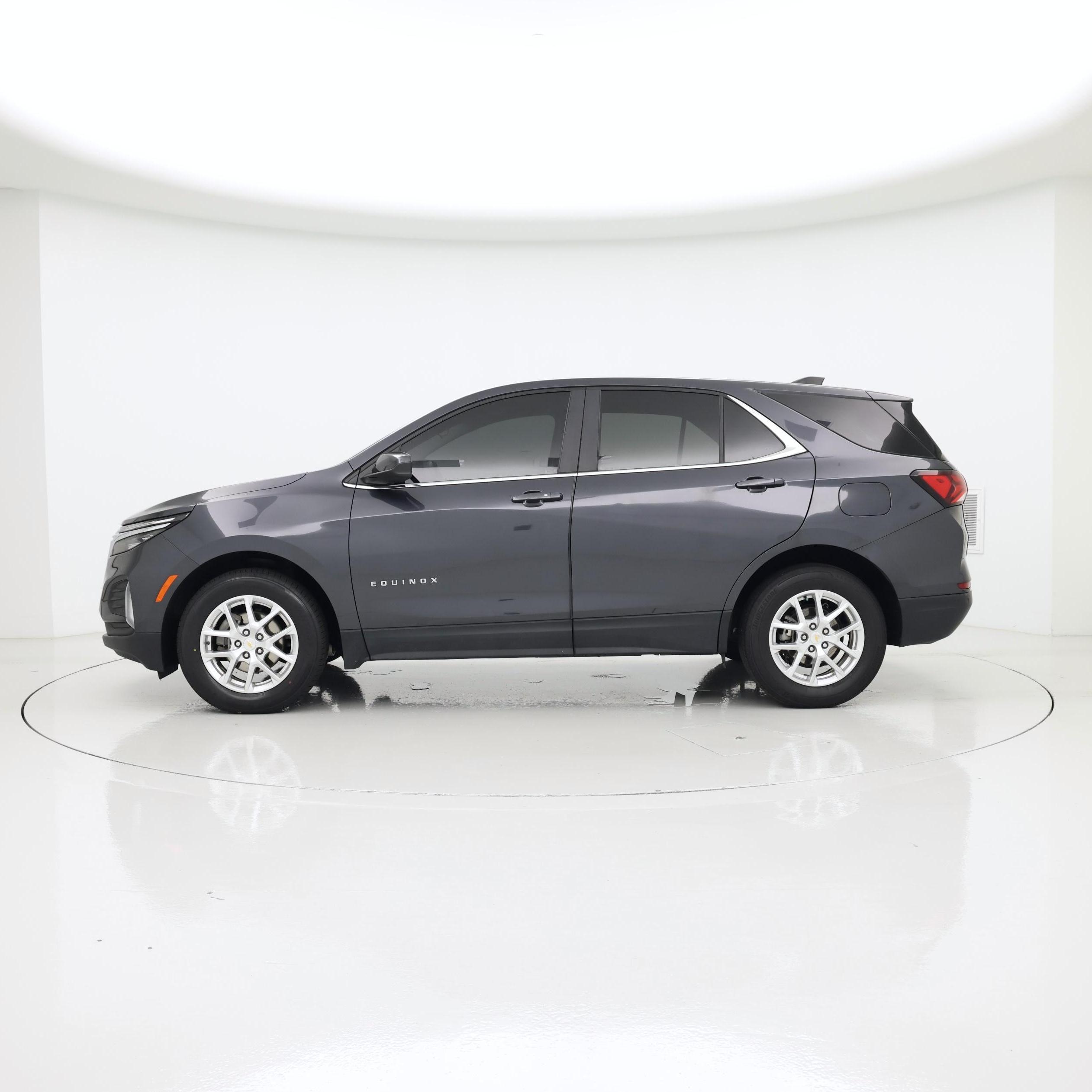 Thumbnail: 2022 Chevrolet Equinox - 3