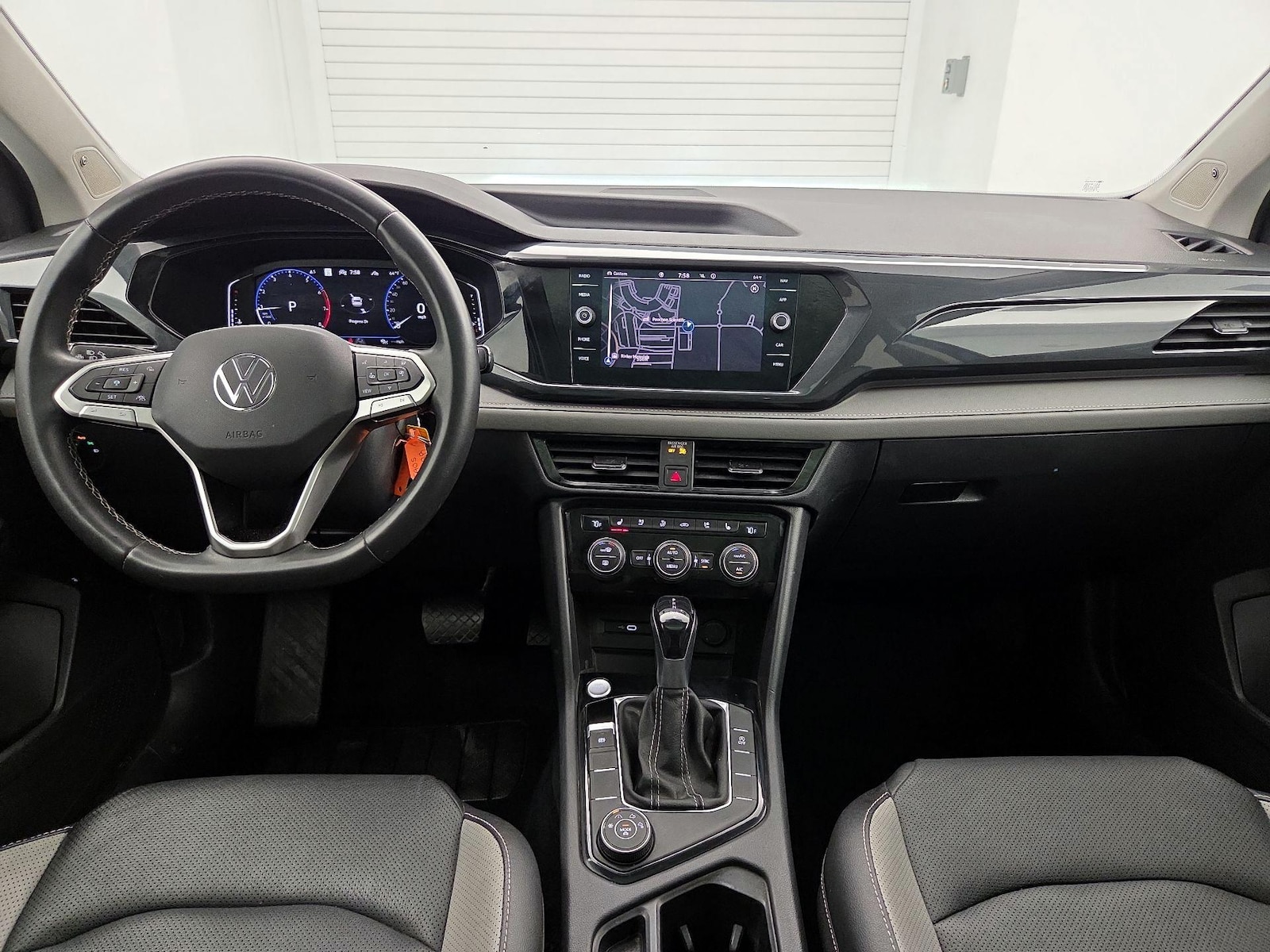 2022 Volkswagen Taos SEL - Photo 10
