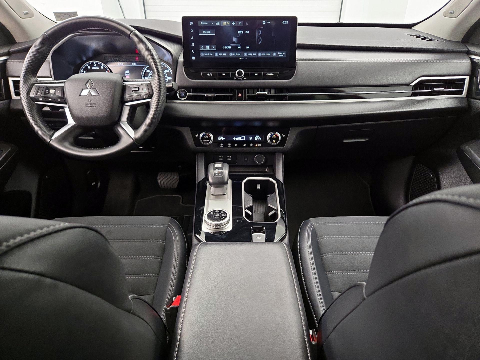 Thumbnail: 2025 Mitsubishi Outlander - 9