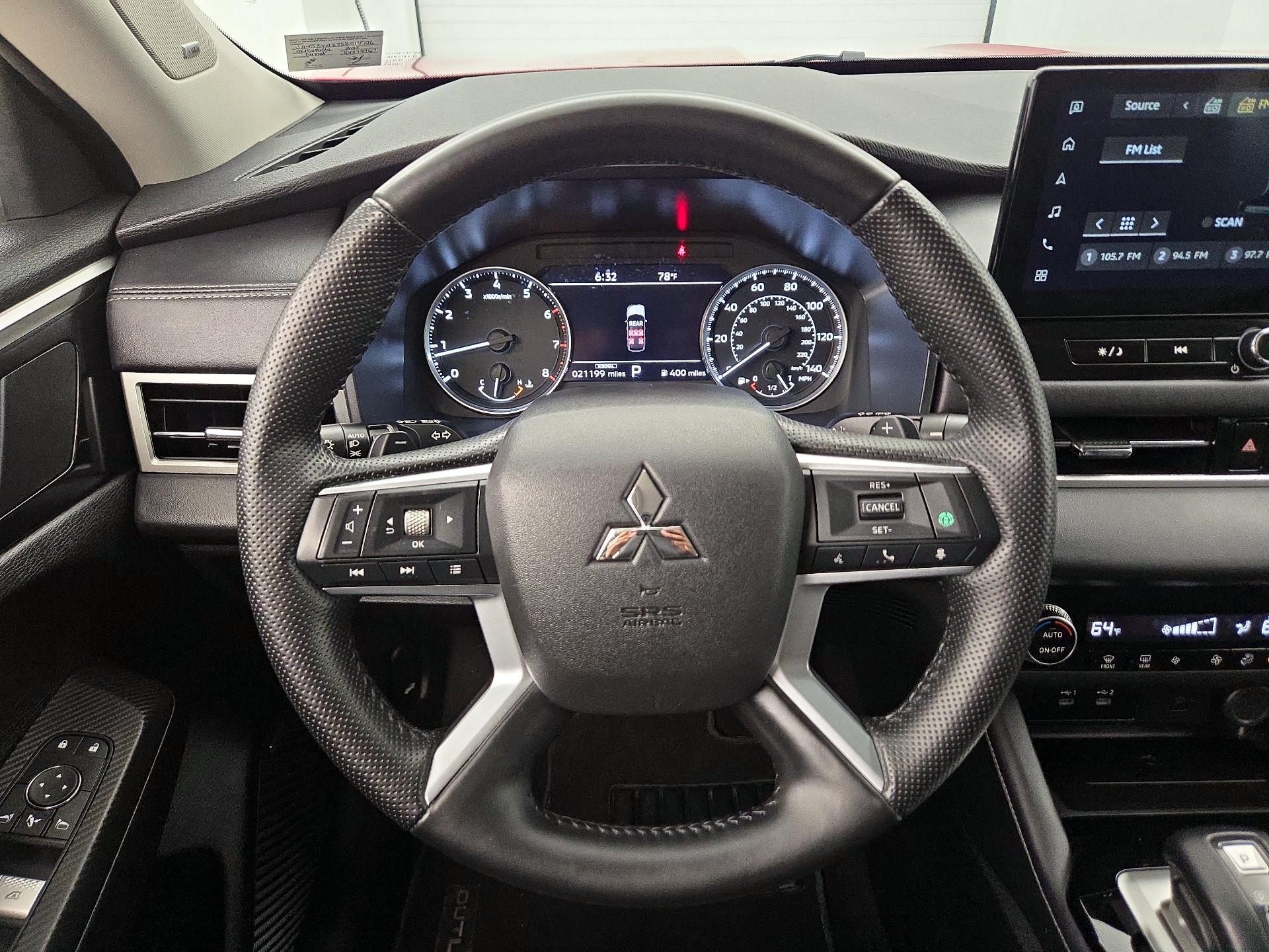Thumbnail: 2025 Mitsubishi Outlander - 10