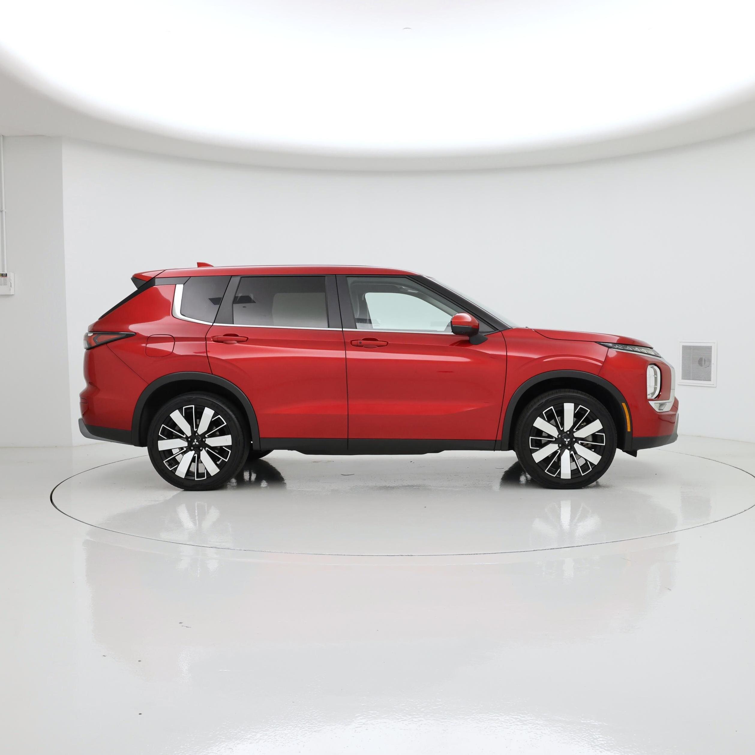 Thumbnail: 2025 Mitsubishi Outlander - 7