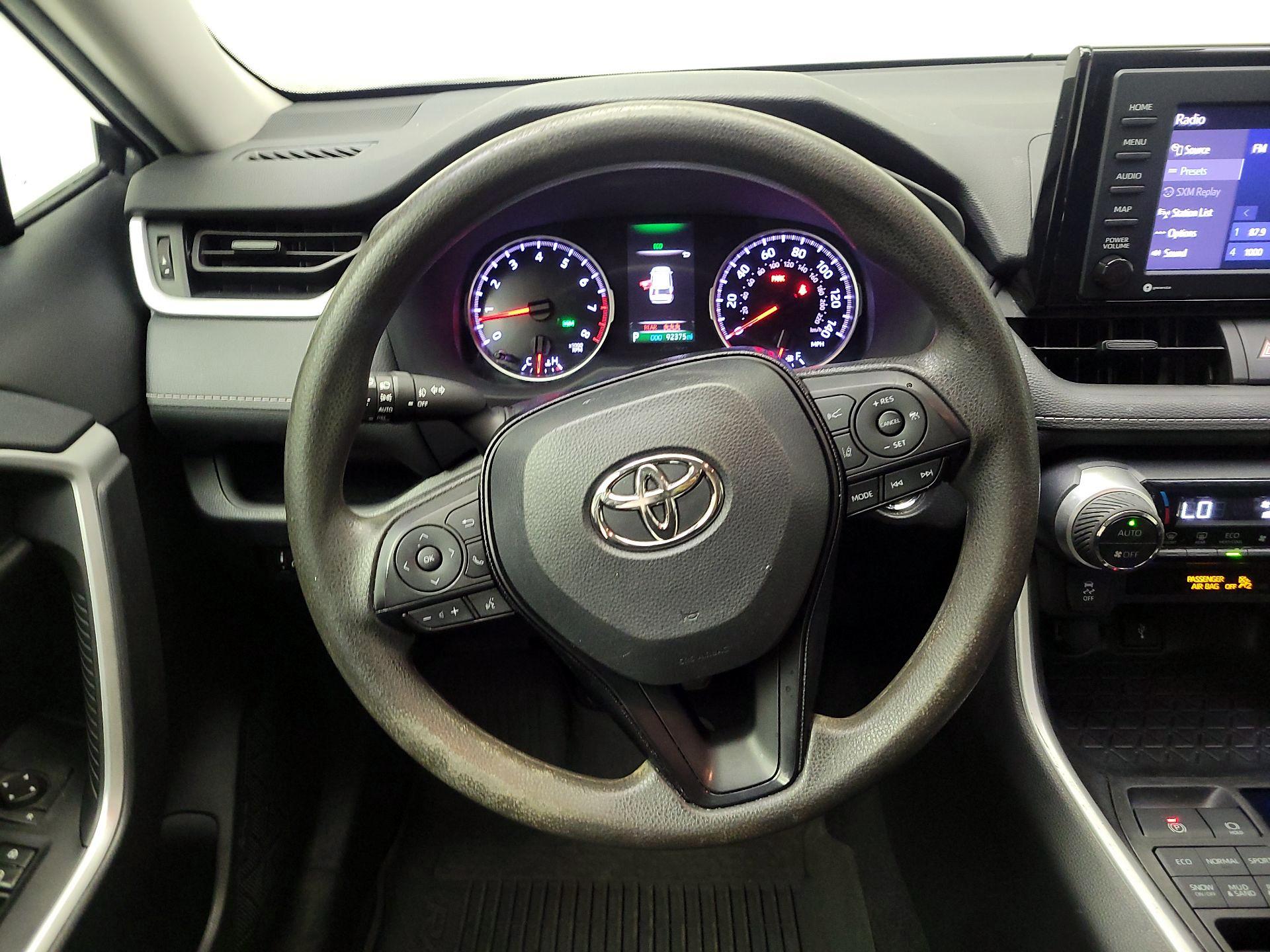 Thumbnail: 2021 Toyota RAV4 - 10