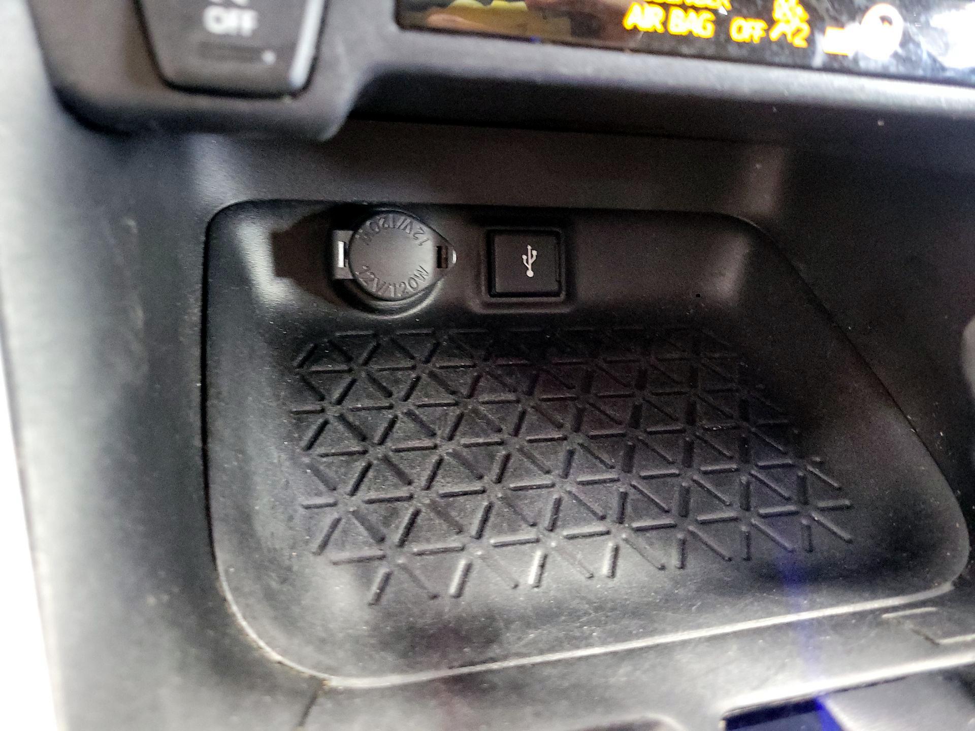 Thumbnail: 2021 Toyota RAV4 - 18