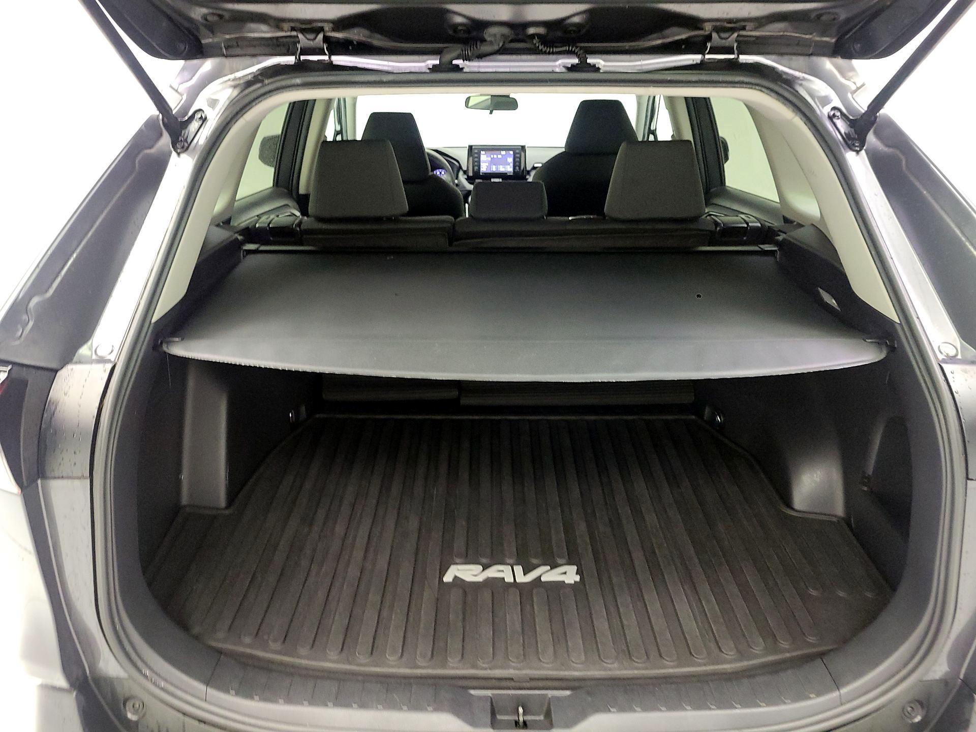 Thumbnail: 2021 Toyota RAV4 - 20
