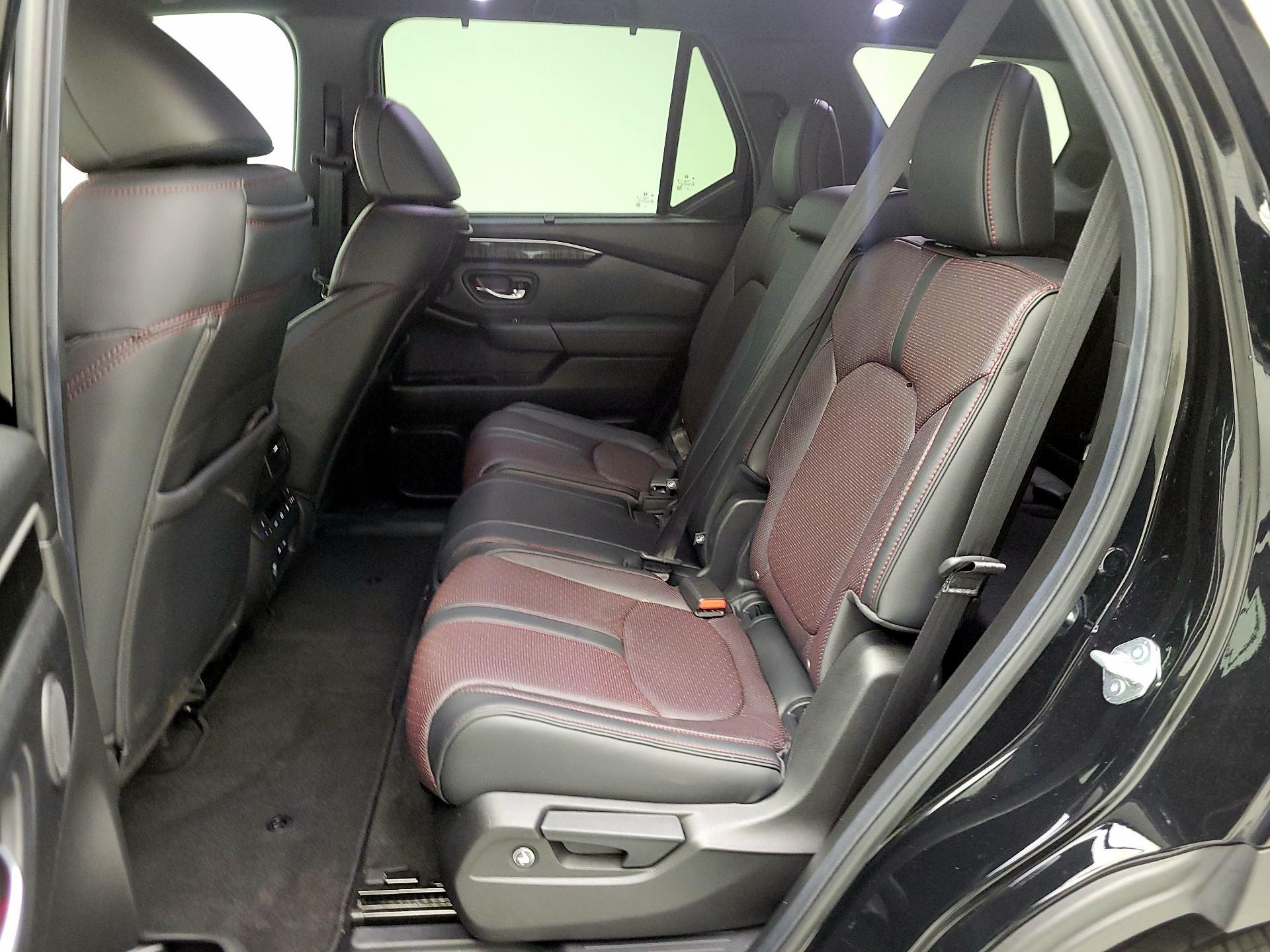 Thumbnail: 2025 Honda Pilot - 18