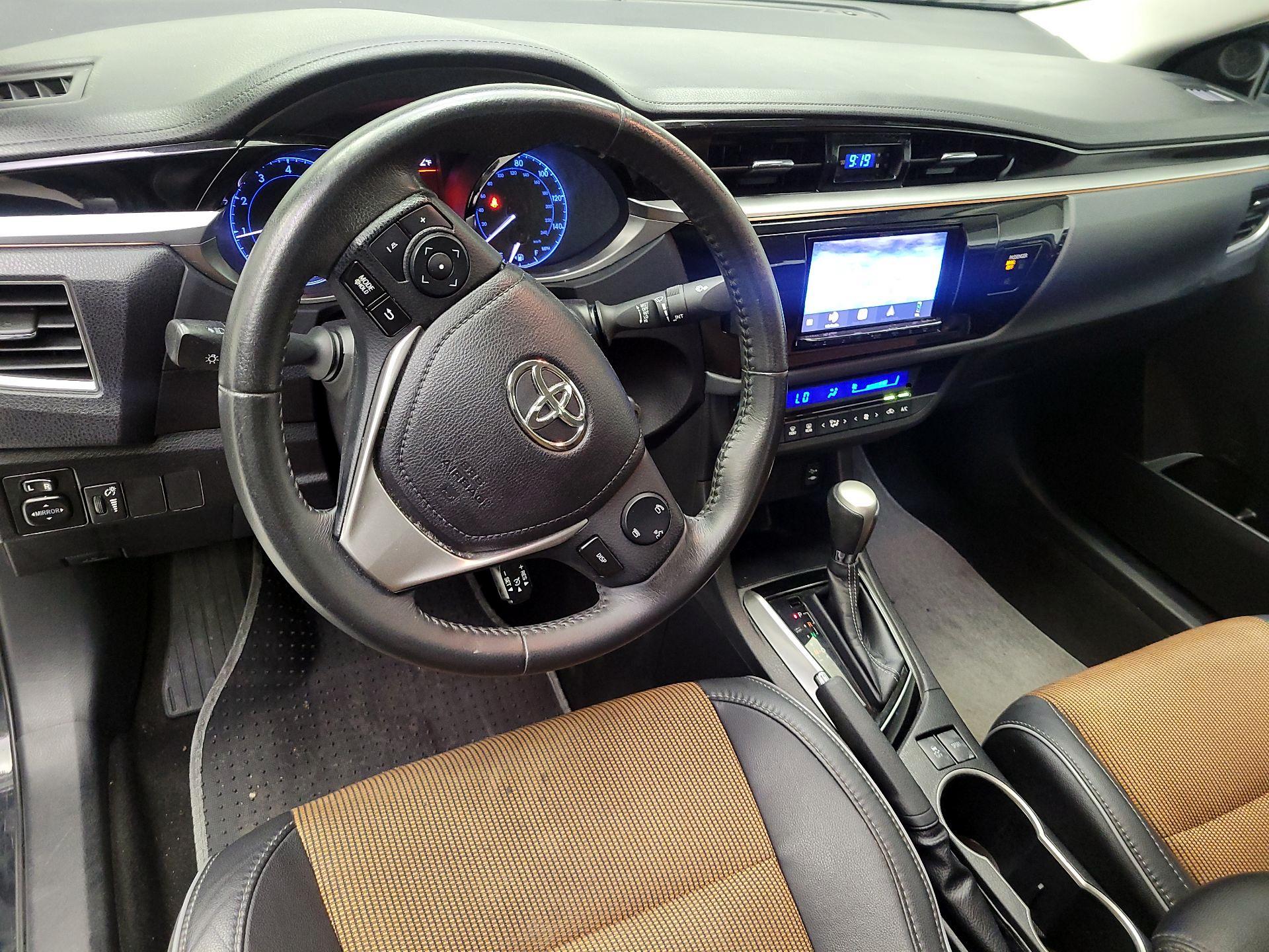 Thumbnail: 2015 Toyota Corolla - 9