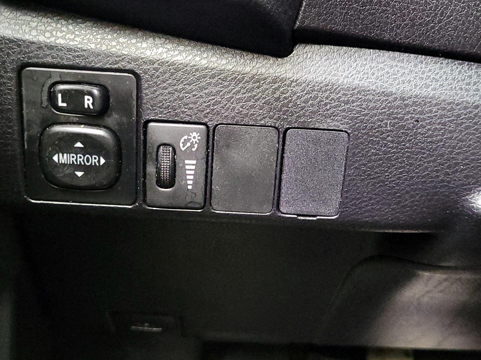 Thumbnail: 2015 Toyota Corolla - 13