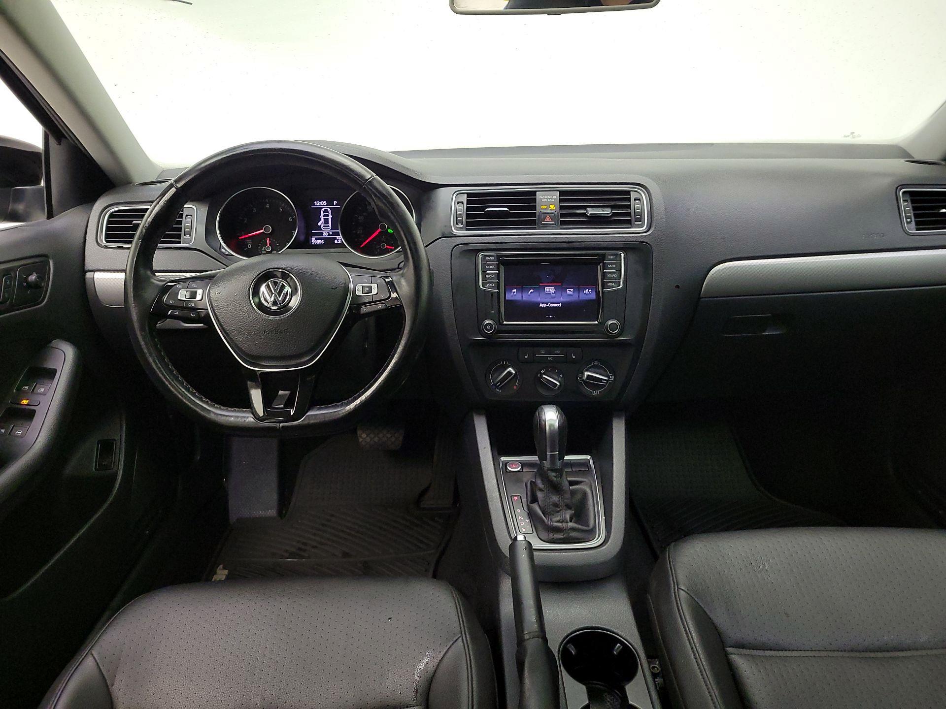 Thumbnail: 2017 Volkswagen Jetta - 9