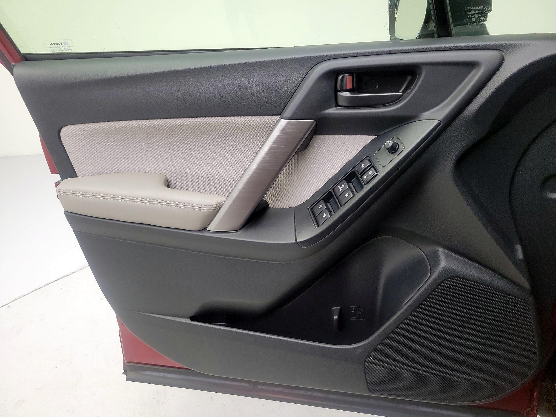 Thumbnail: 2016 Subaru Forester - 12