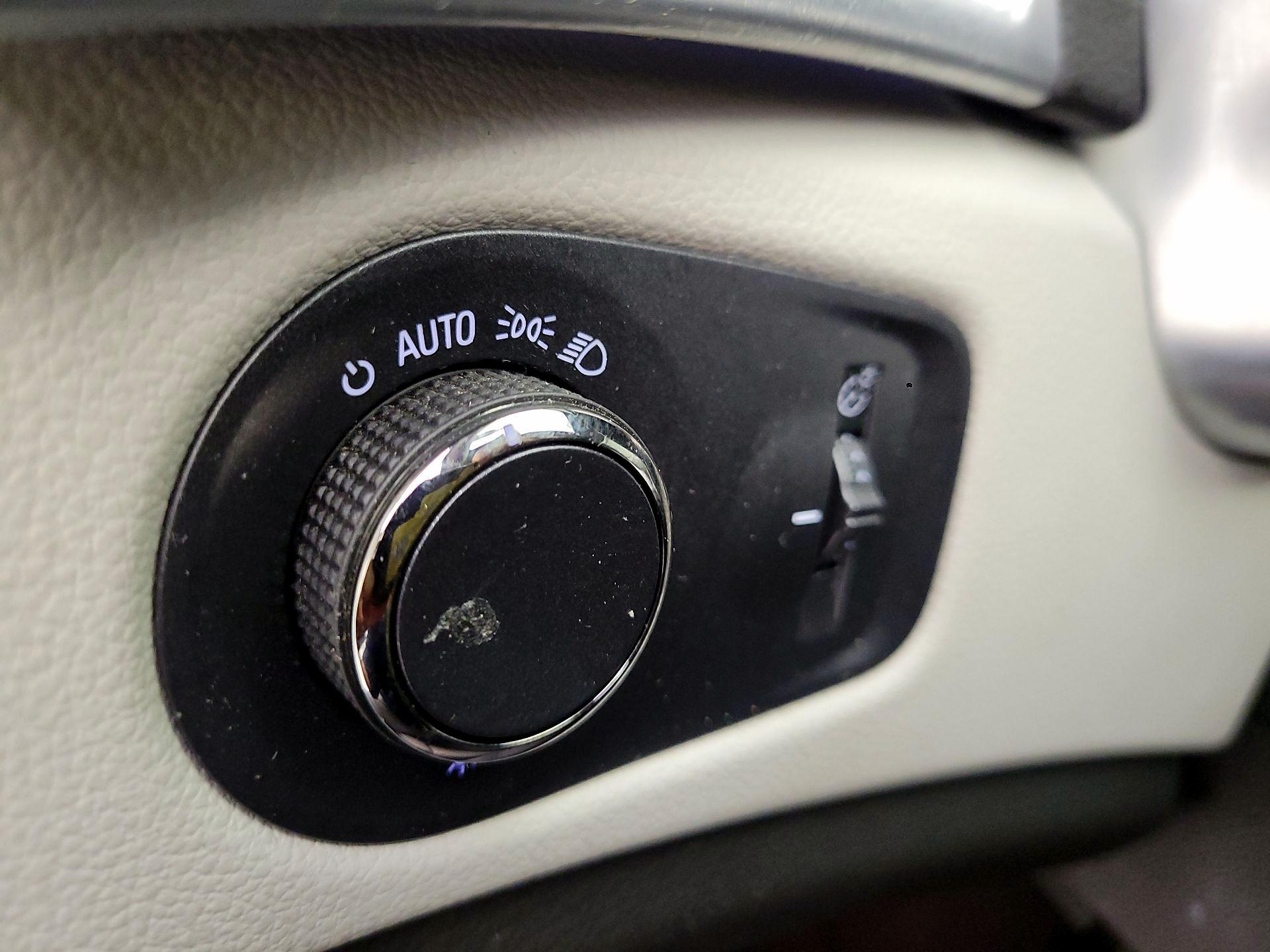 Thumbnail: 2015 Cadillac SRX - 13