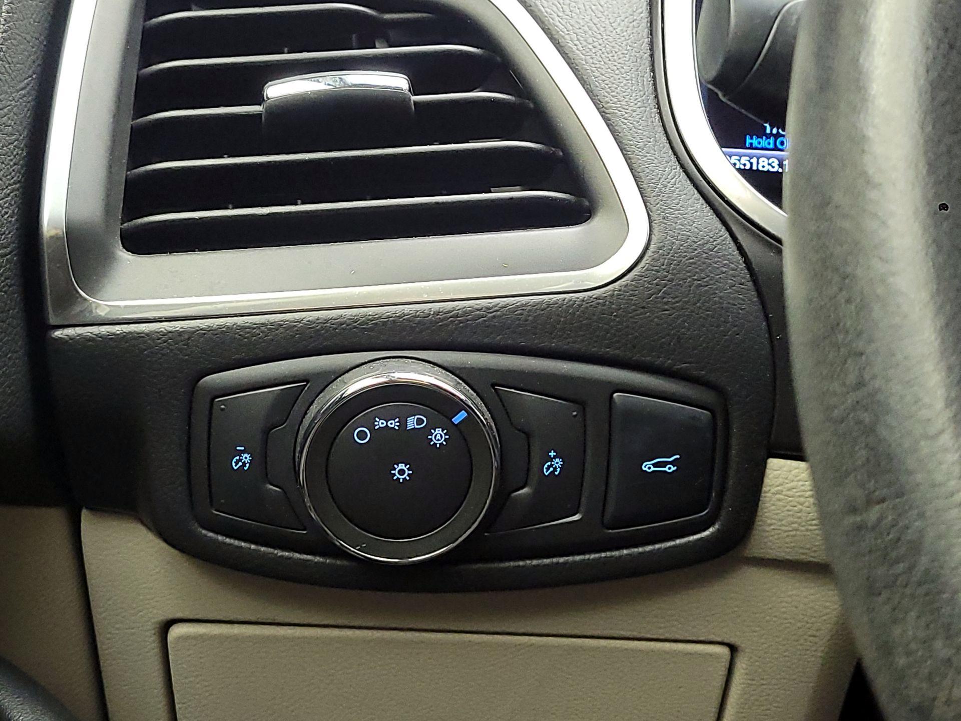 Thumbnail: 2016 Ford Edge - 13