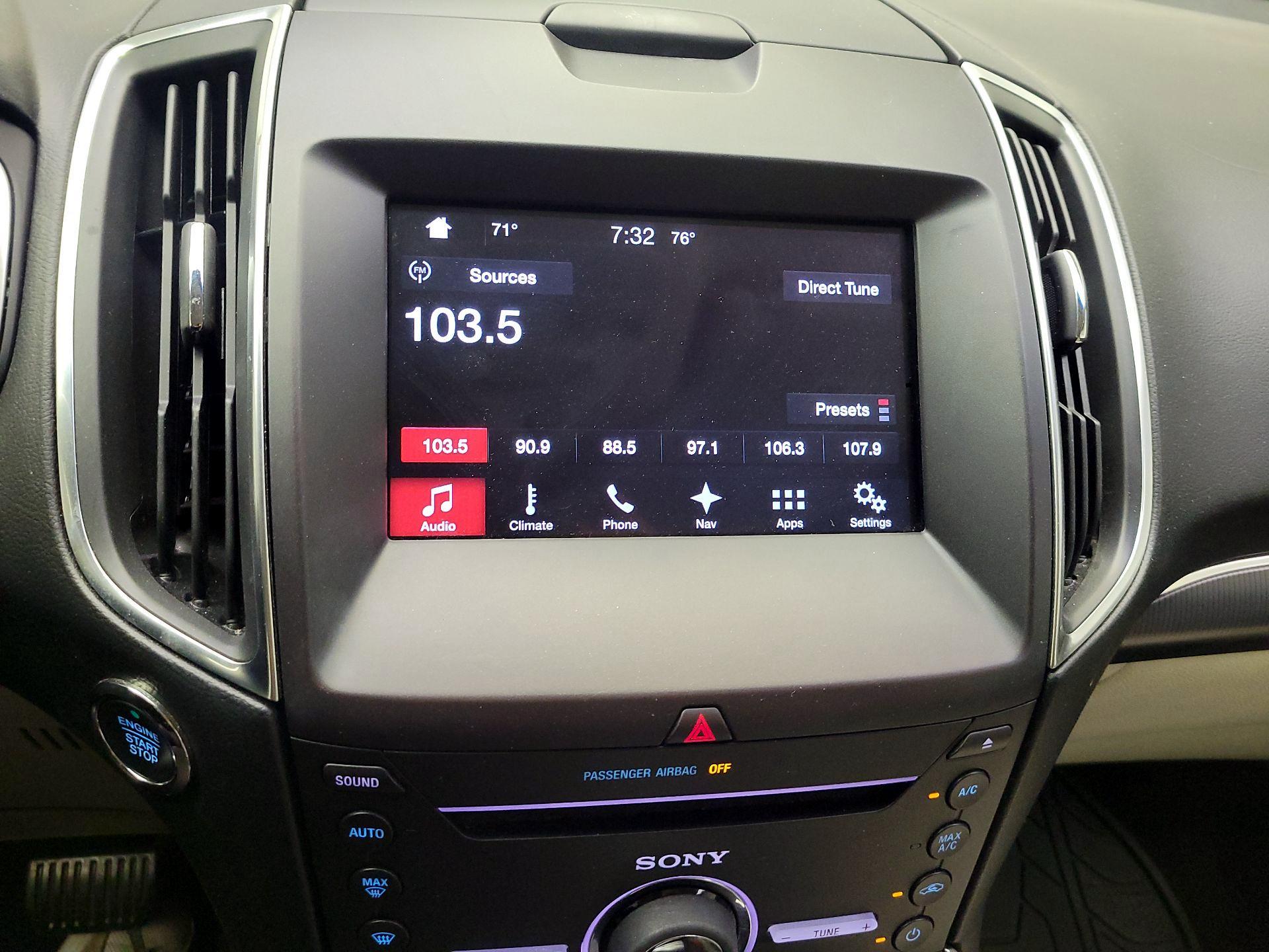 Thumbnail: 2016 Ford Edge - 16