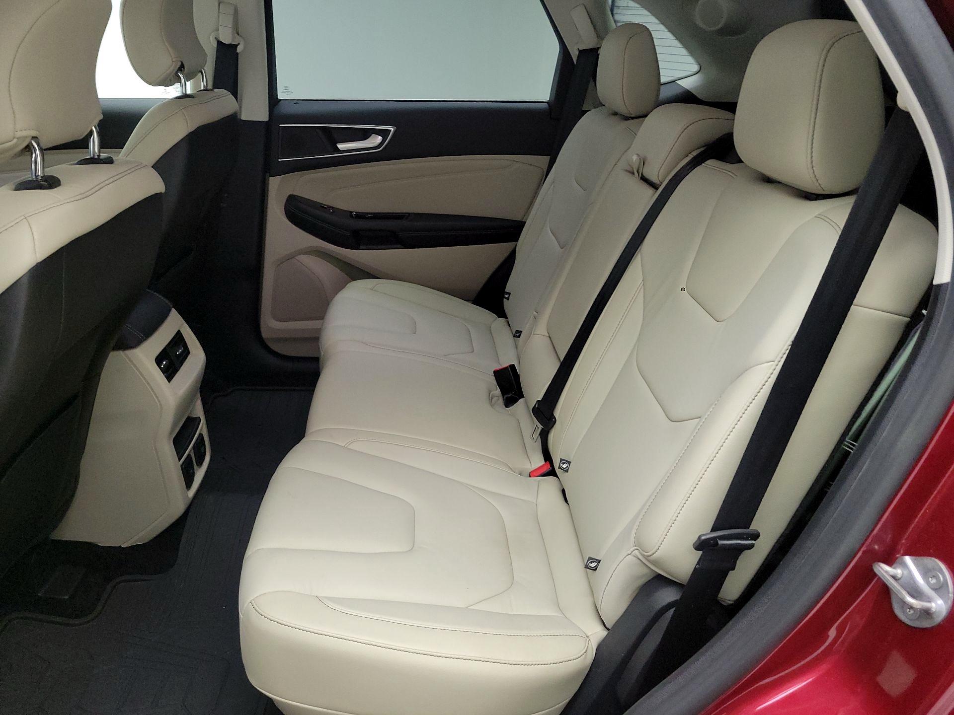 Thumbnail: 2016 Ford Edge - 20