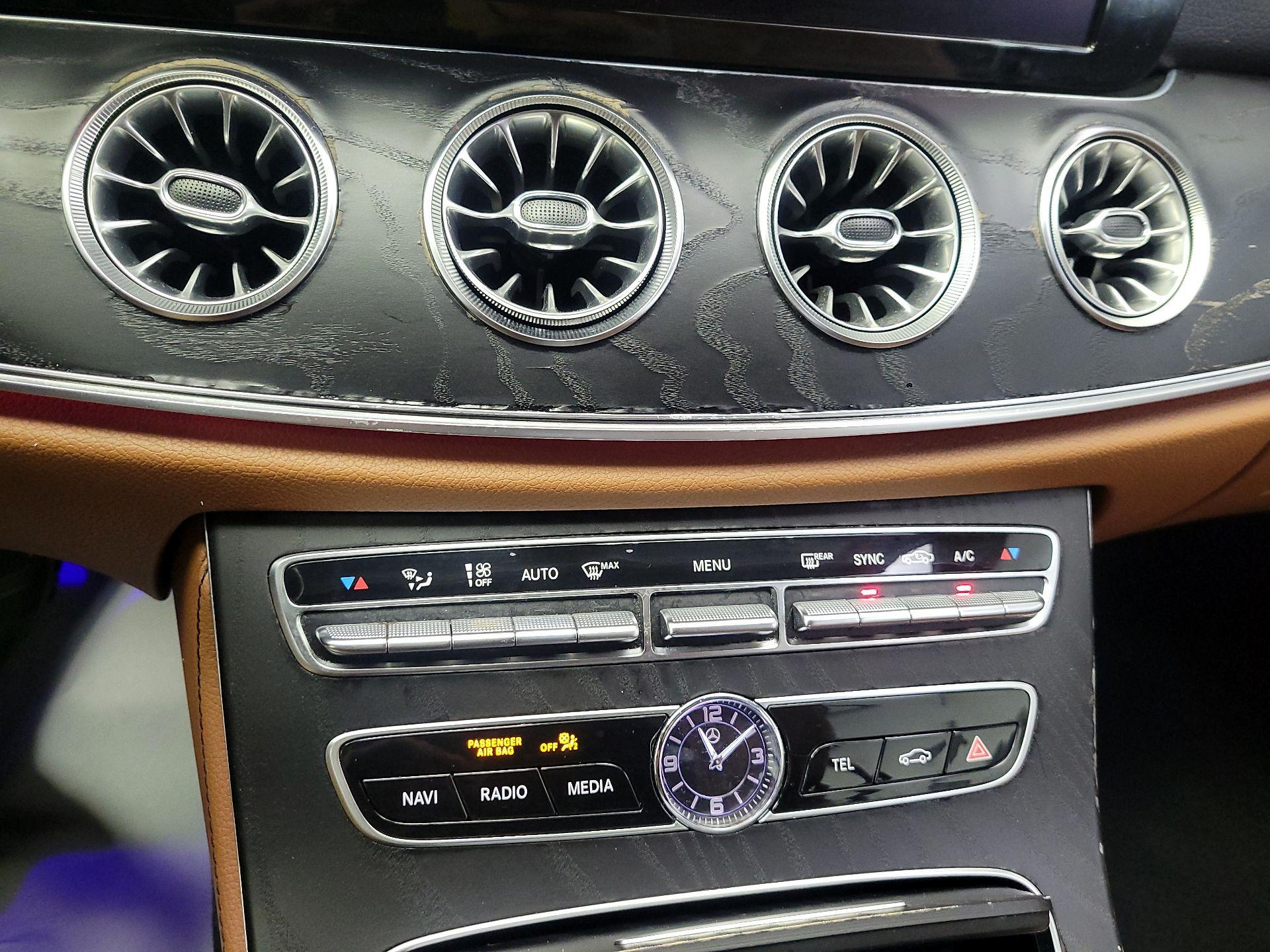 Thumbnail: 2018 Mercedes-Benz E-Class - 17
