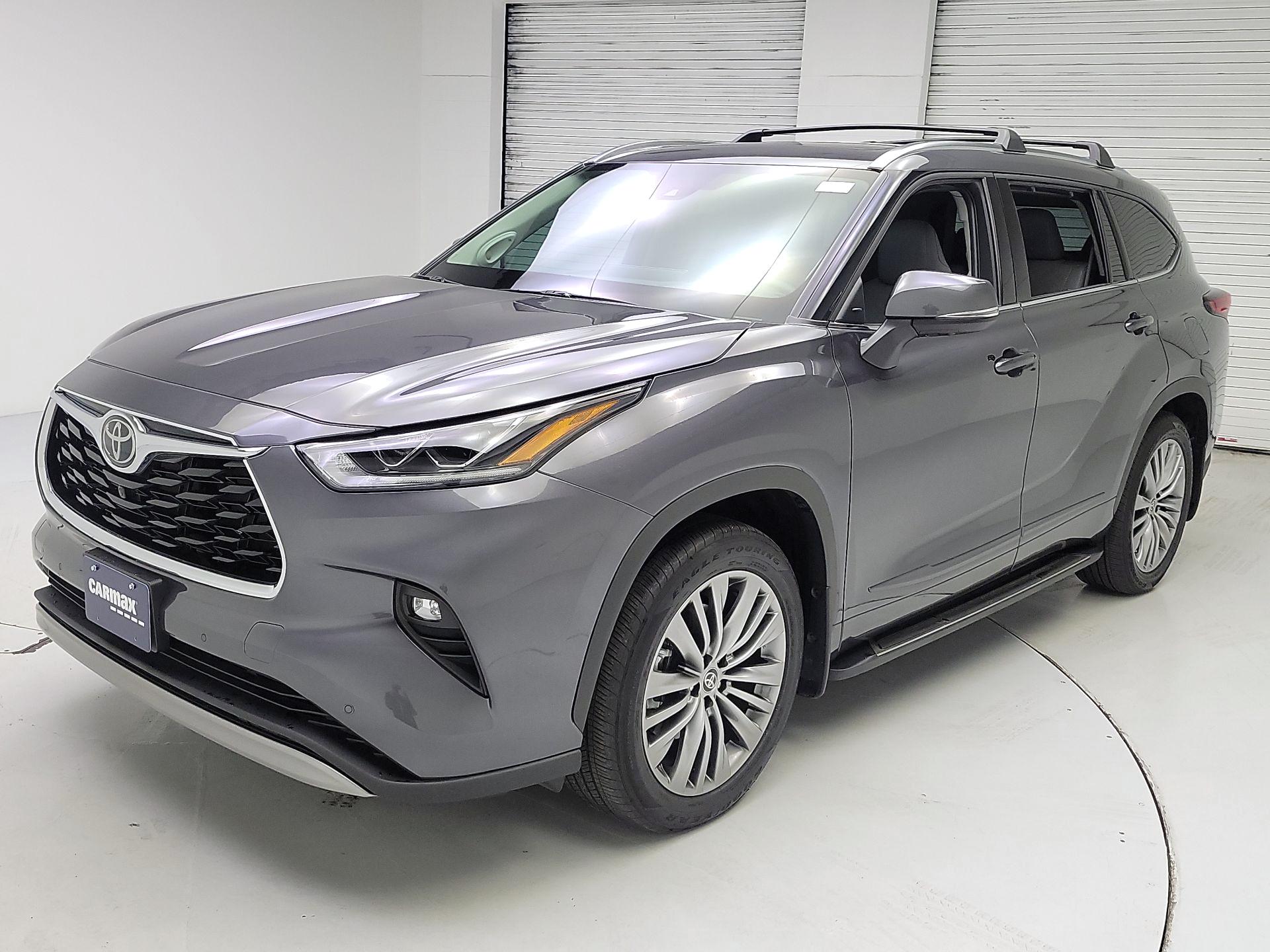 Thumbnail: 2022 Toyota Highlander - 3