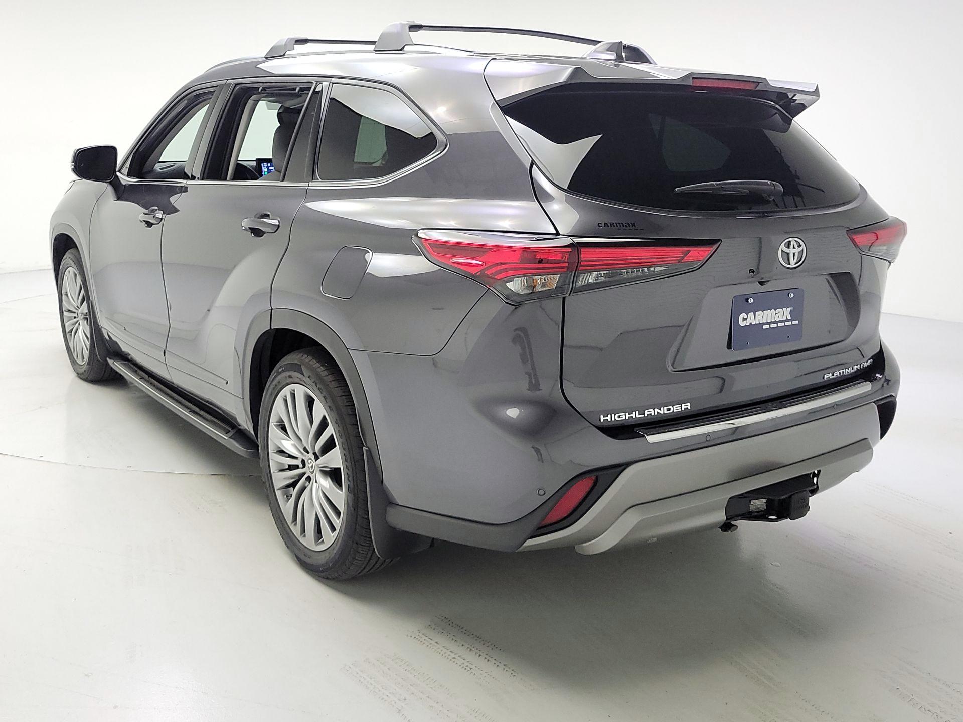 Thumbnail: 2022 Toyota Highlander - 7