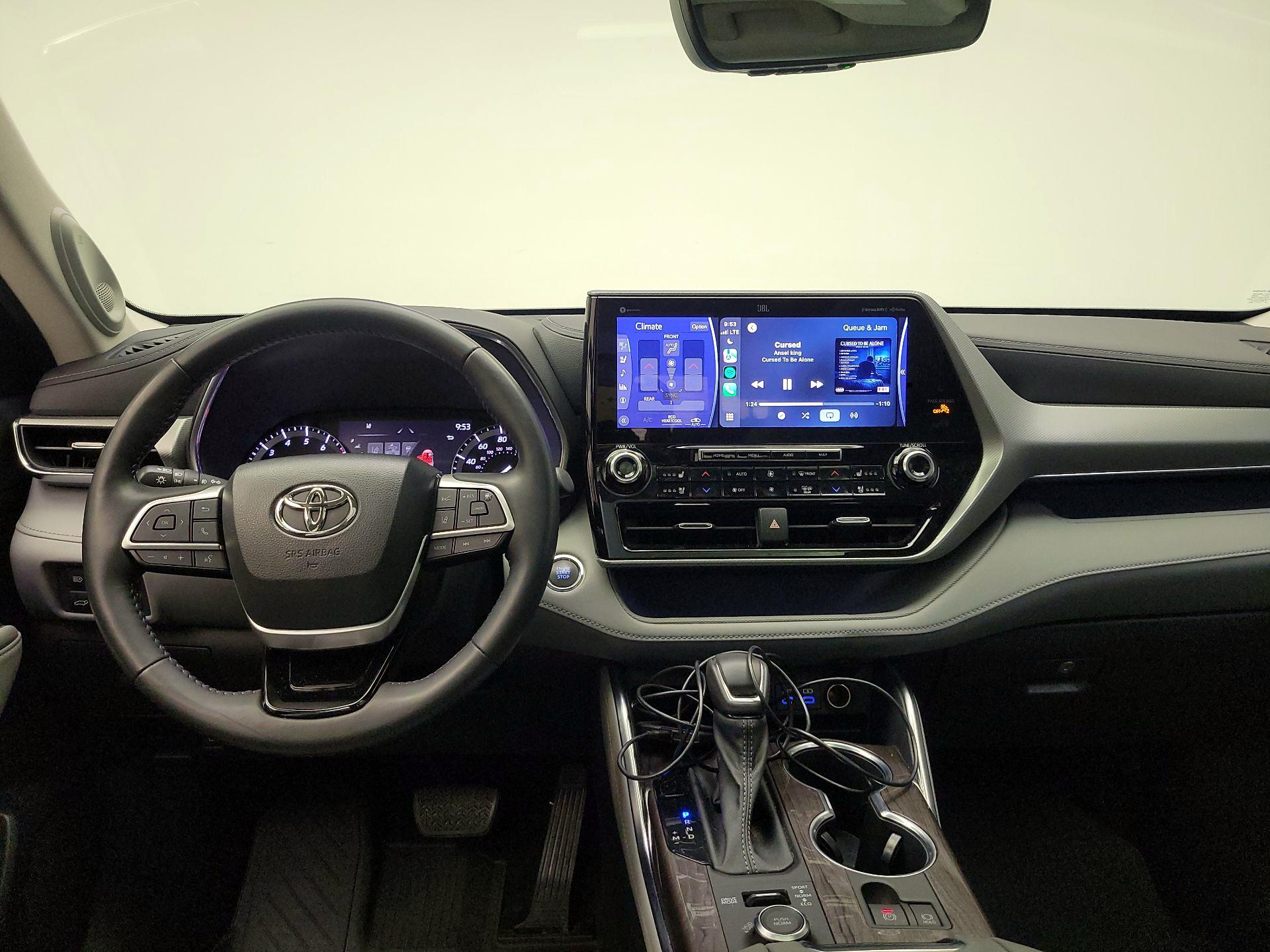 Thumbnail: 2022 Toyota Highlander - 8