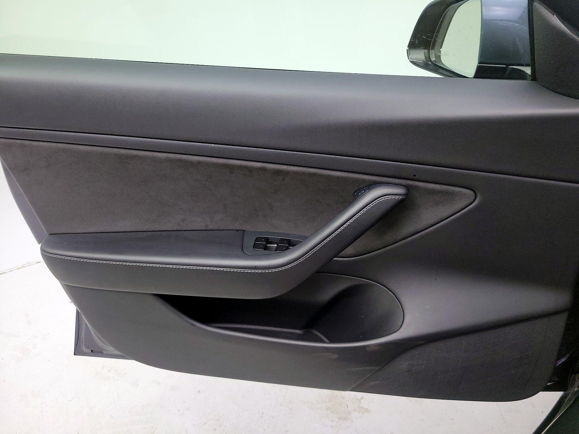 Thumbnail: 2021 Tesla Model 3 - 12
