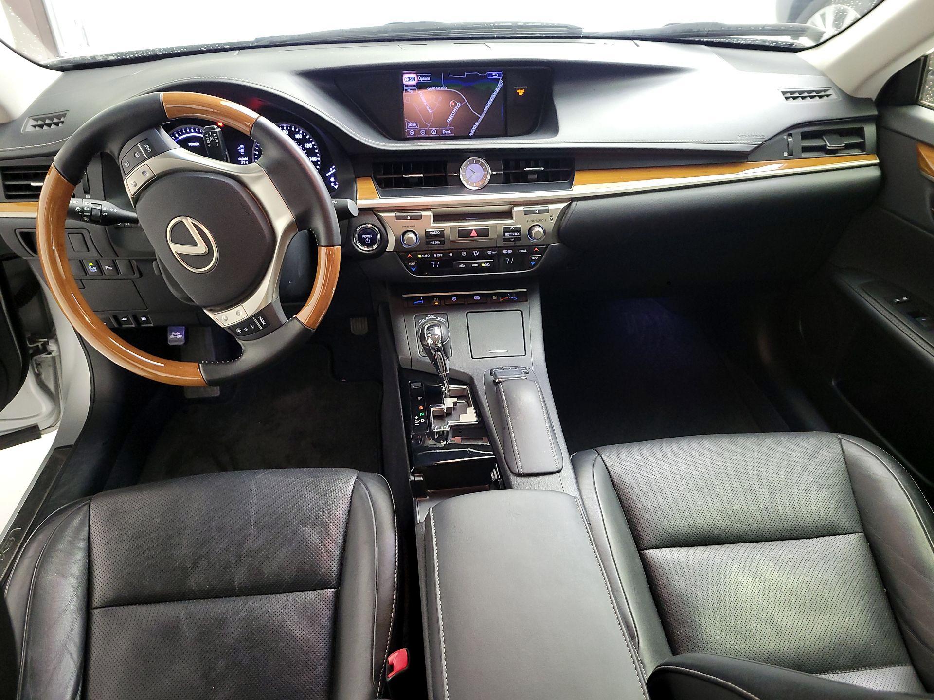 Thumbnail: 2015 Lexus ES - 9