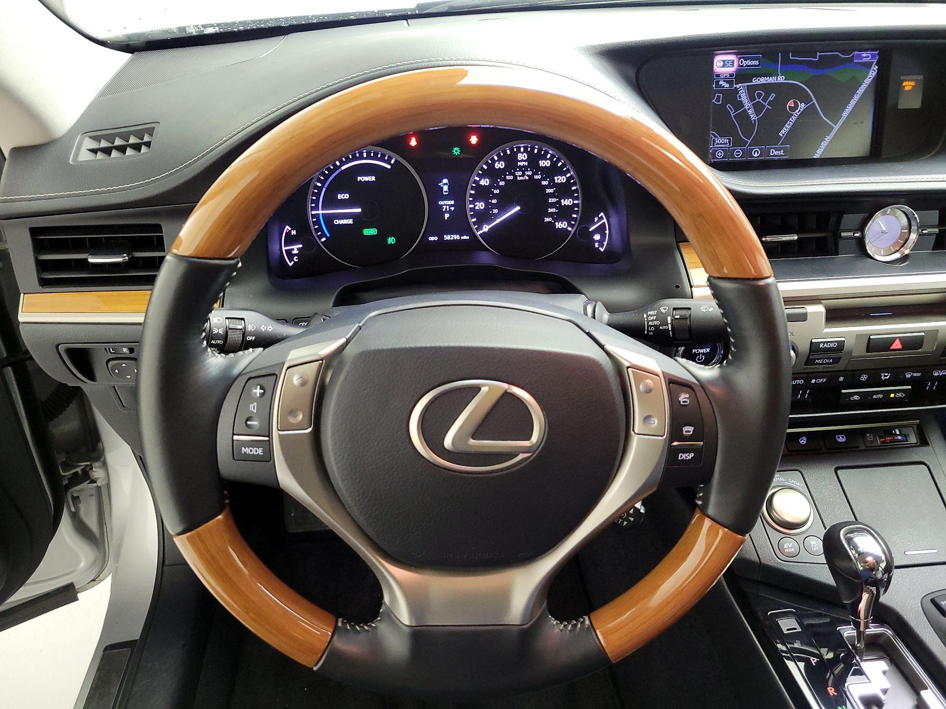 Thumbnail: 2015 Lexus ES - 10