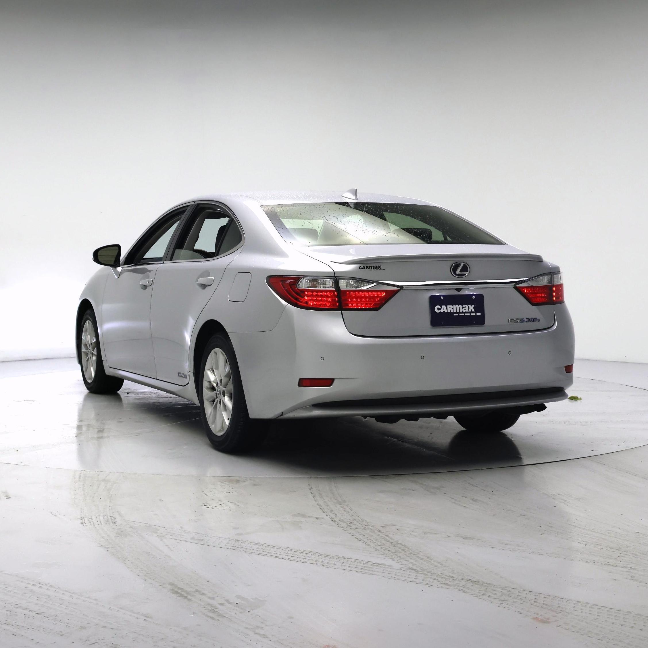 Thumbnail: 2015 Lexus ES - 2