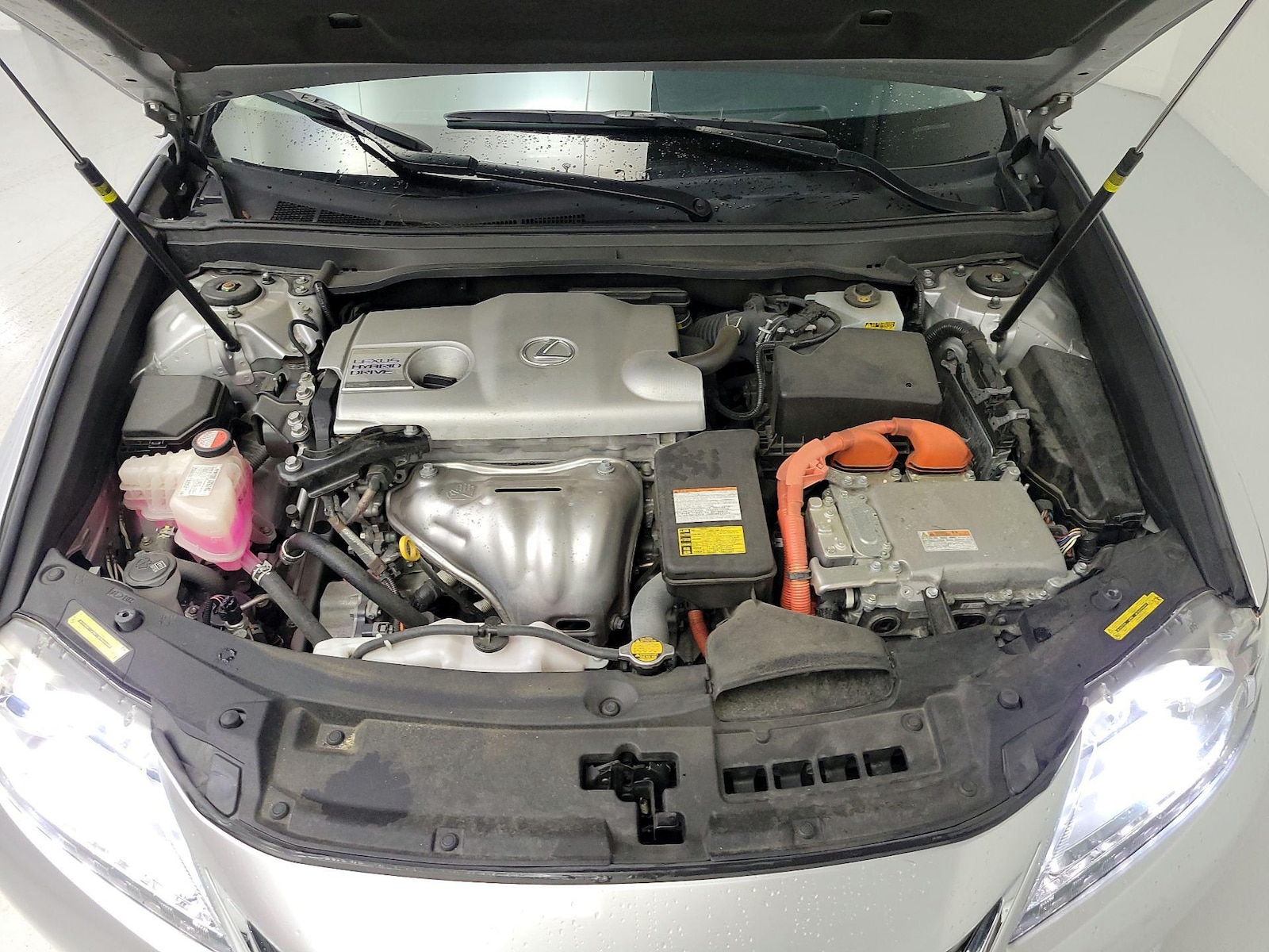 2015 Lexus ES 300h - Photo 24