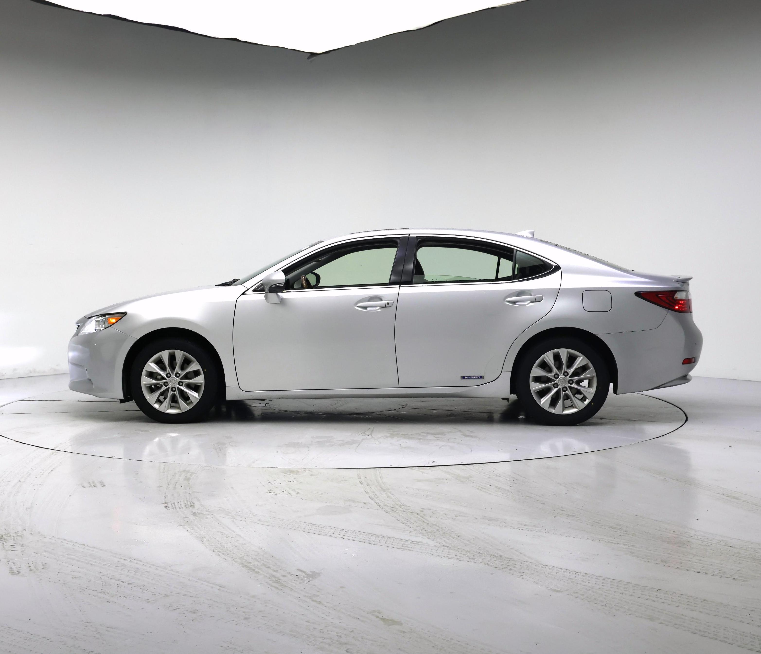 Thumbnail: 2015 Lexus ES - 3