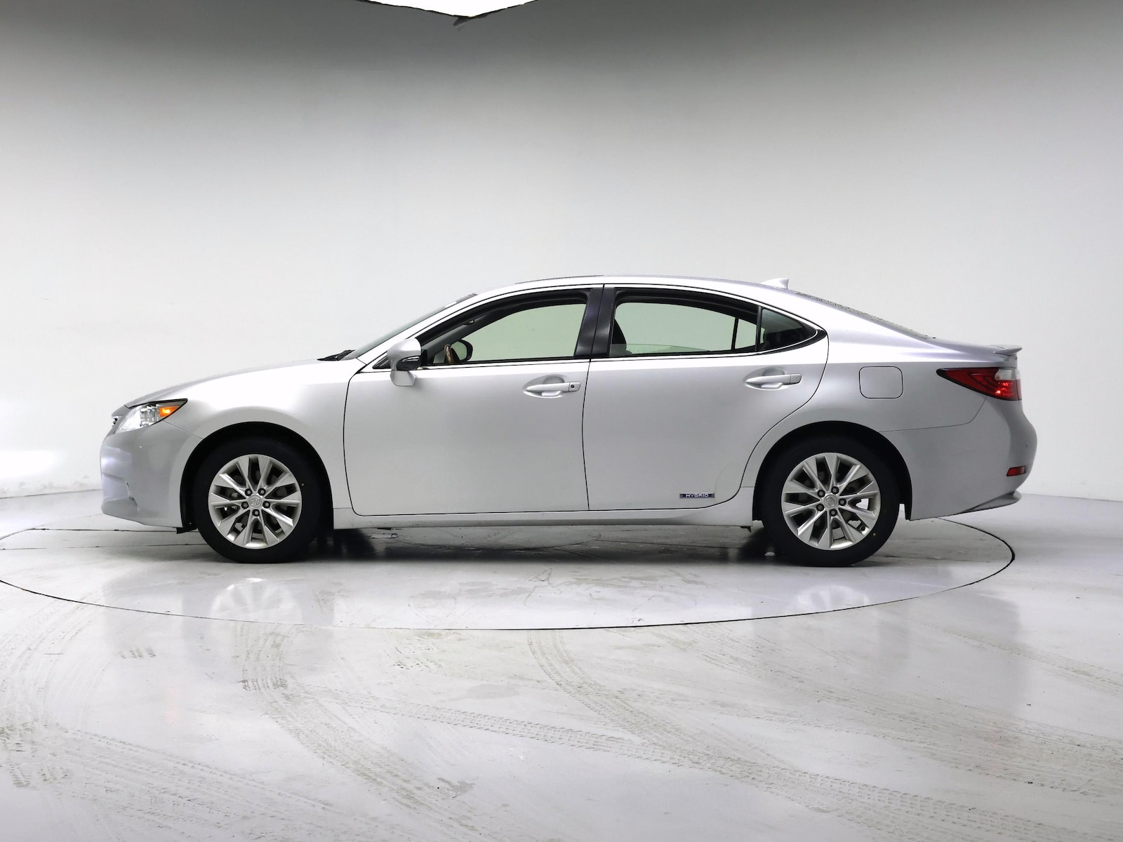 2015 Lexus ES 300h - Photo 4