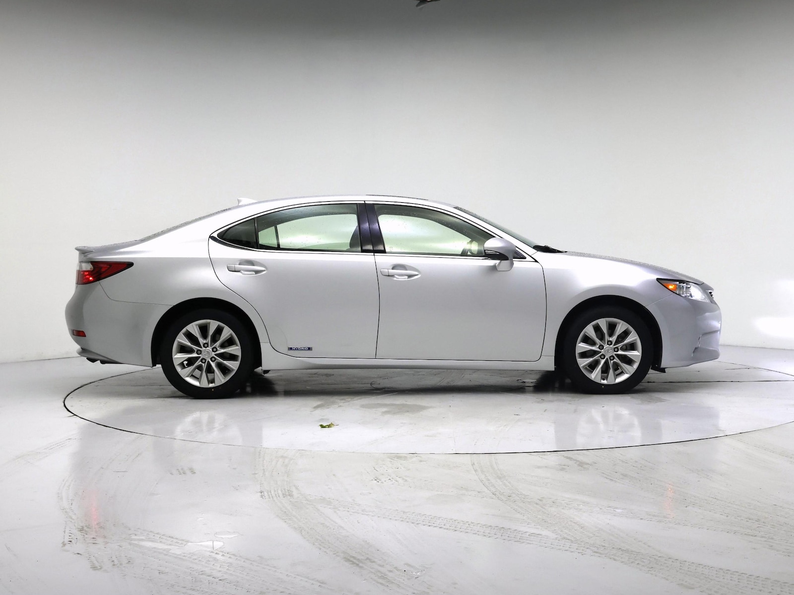 2015 Lexus ES 300h - Photo 8