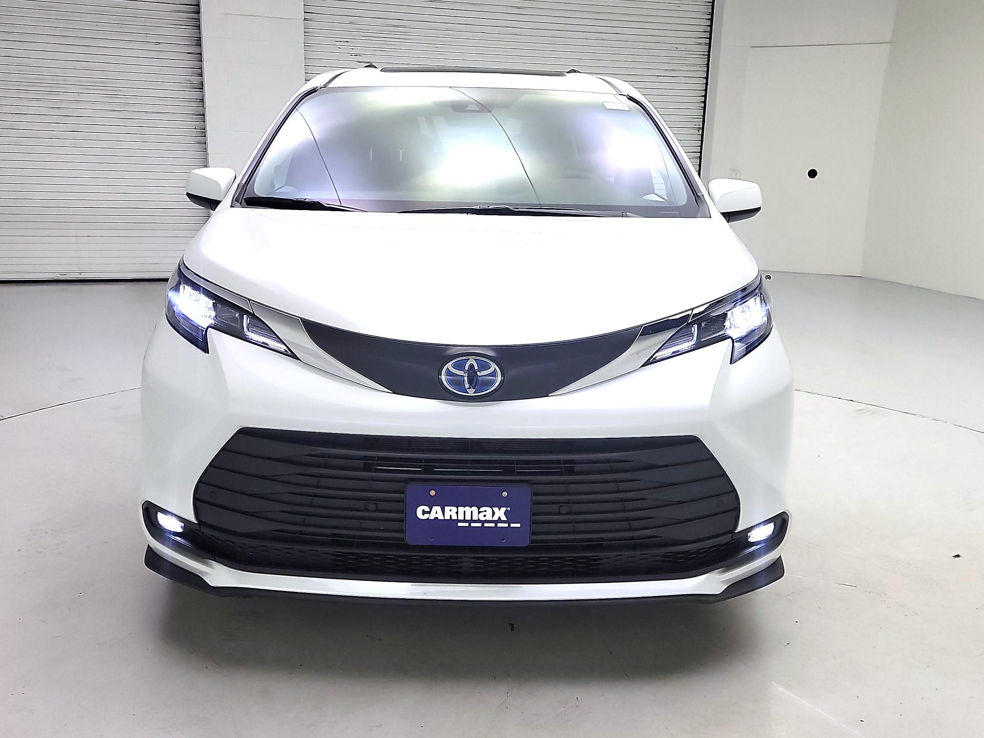 Thumbnail: 2025 Toyota Sienna - 2