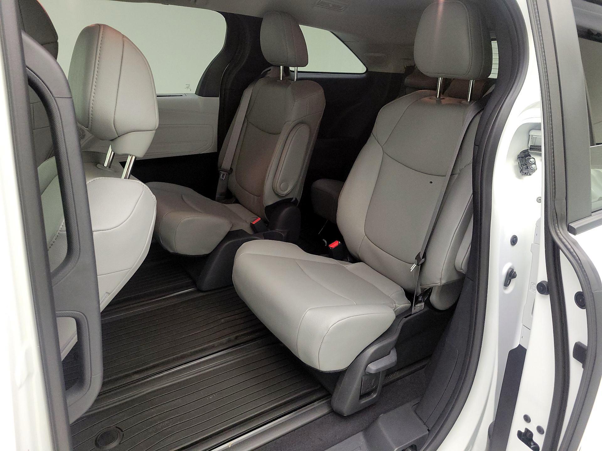 Thumbnail: 2025 Toyota Sienna - 19