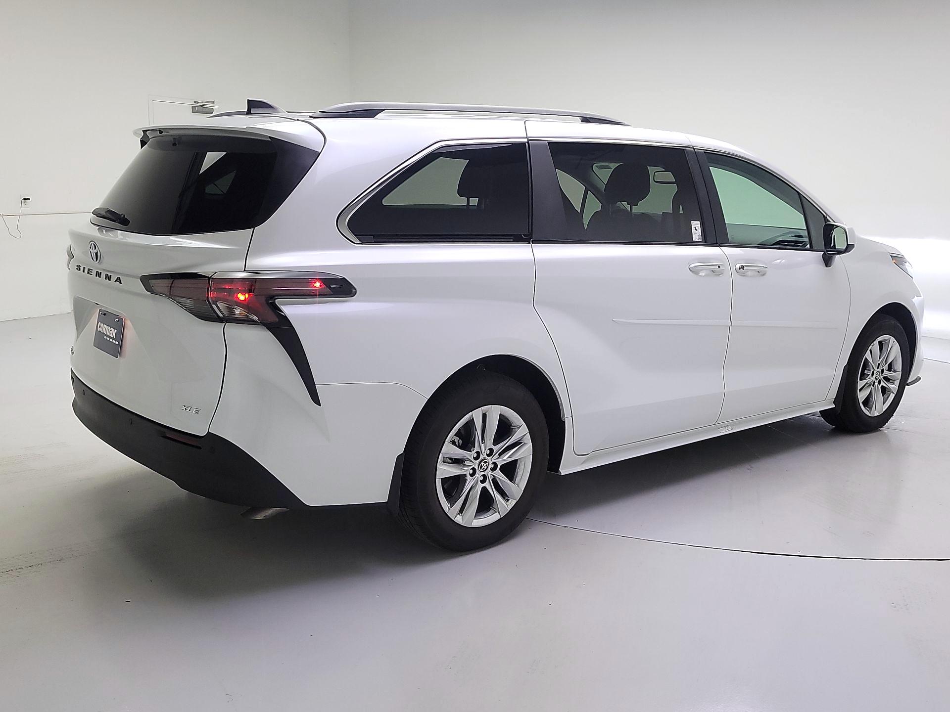 Thumbnail: 2025 Toyota Sienna - 5