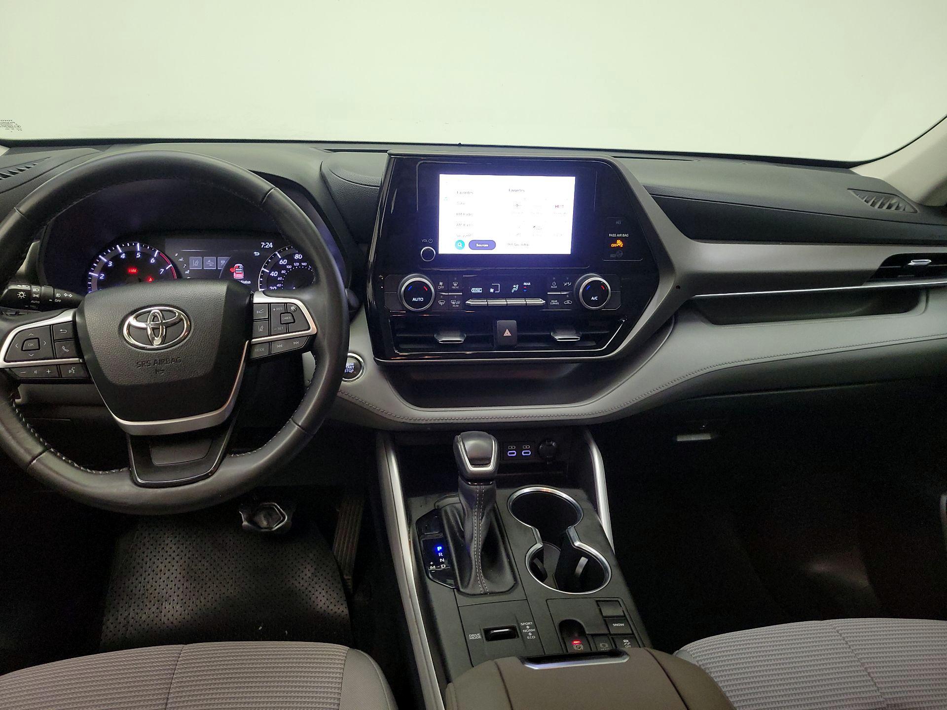 Thumbnail: 2023 Toyota Highlander - 9