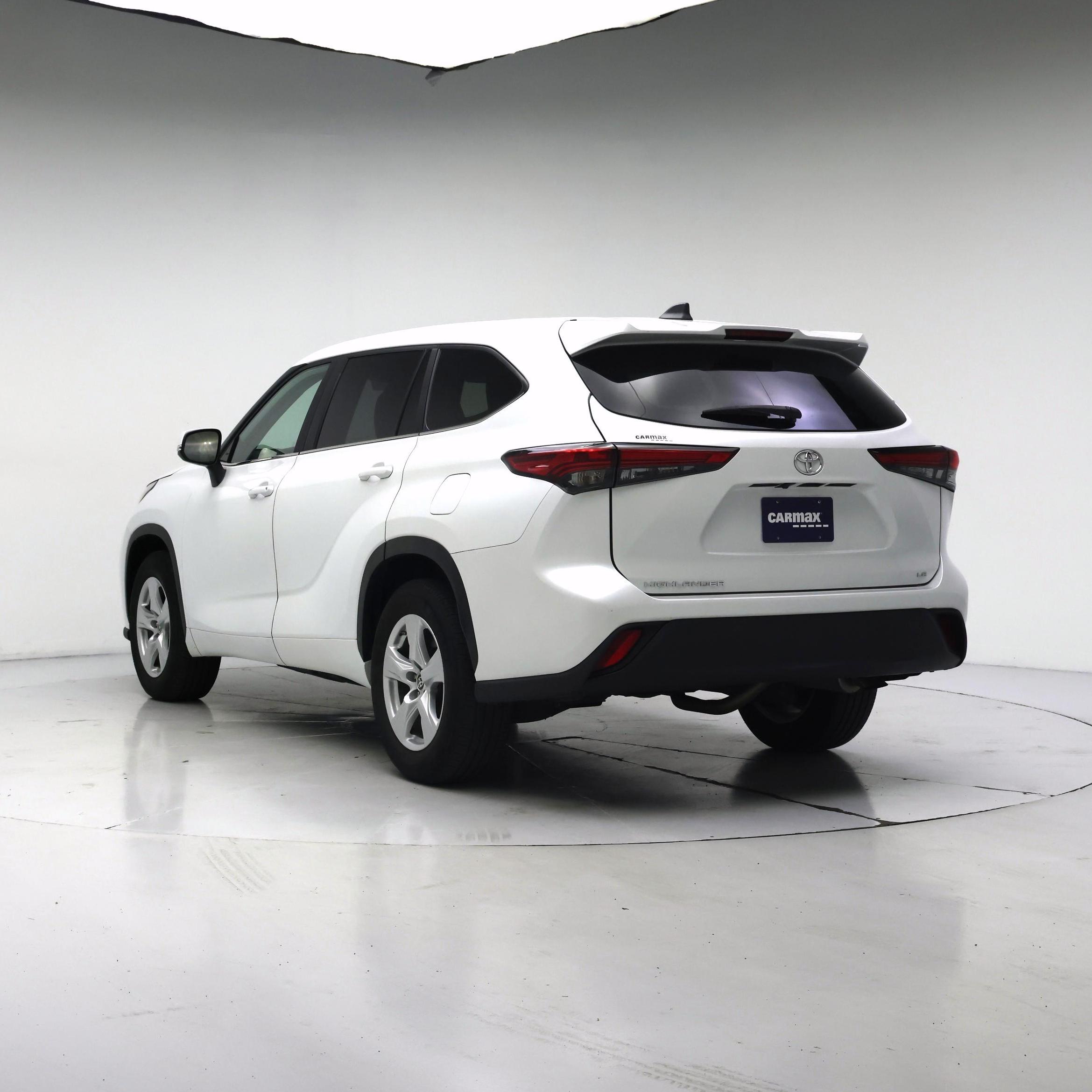 Thumbnail: 2023 Toyota Highlander - 2