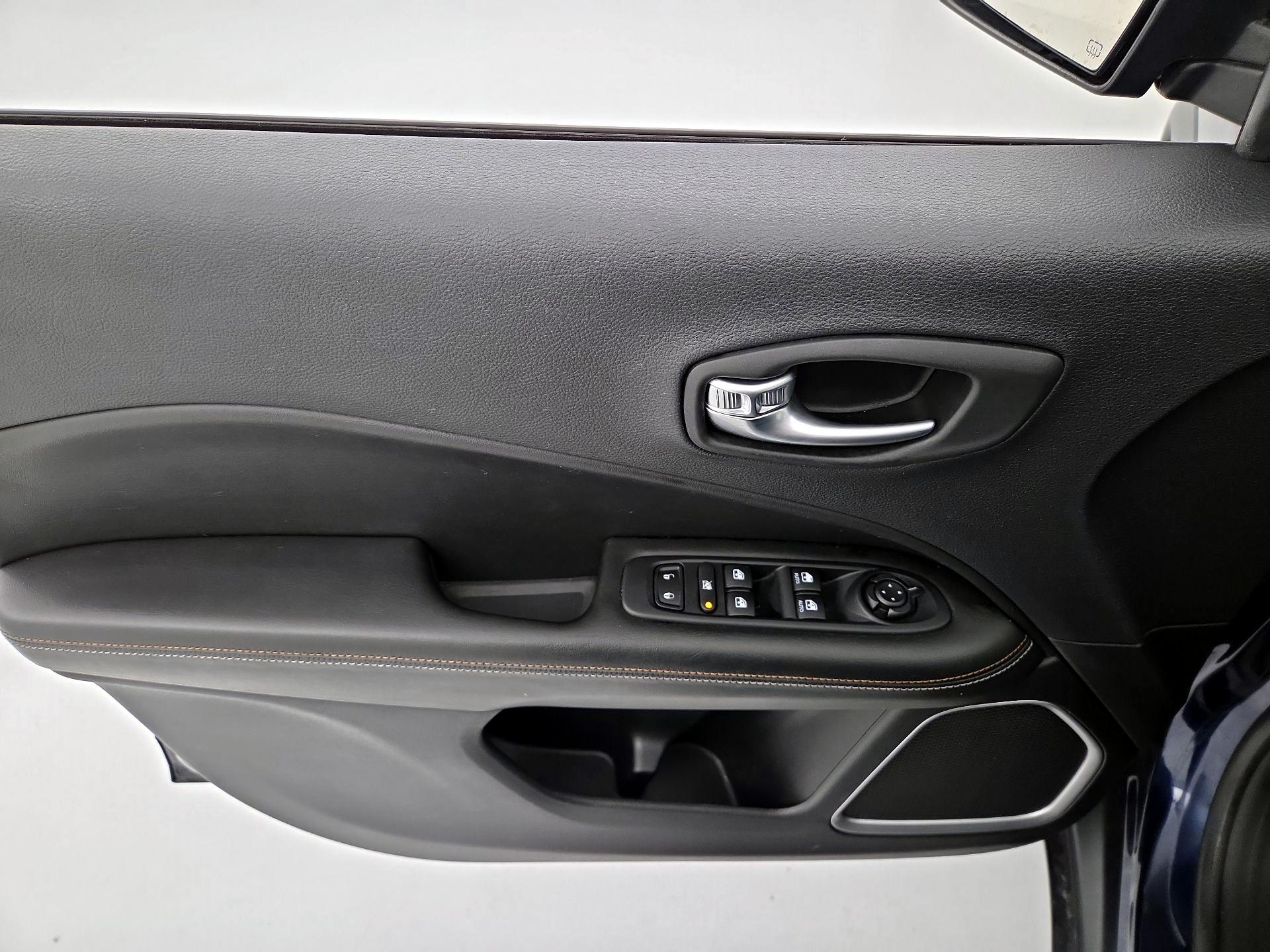 Thumbnail: 2021 Jeep Compass - 12