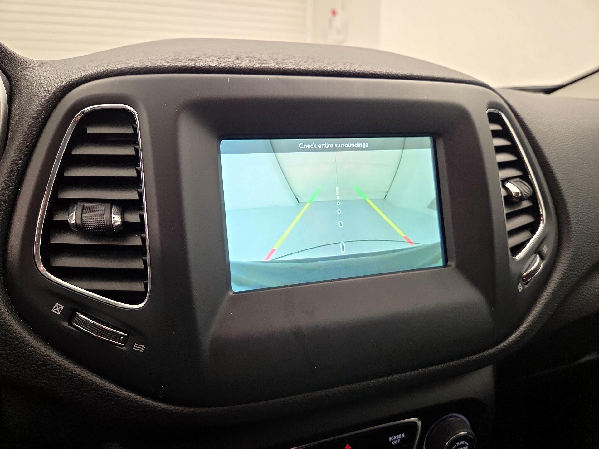 Thumbnail: 2021 Jeep Compass - 14