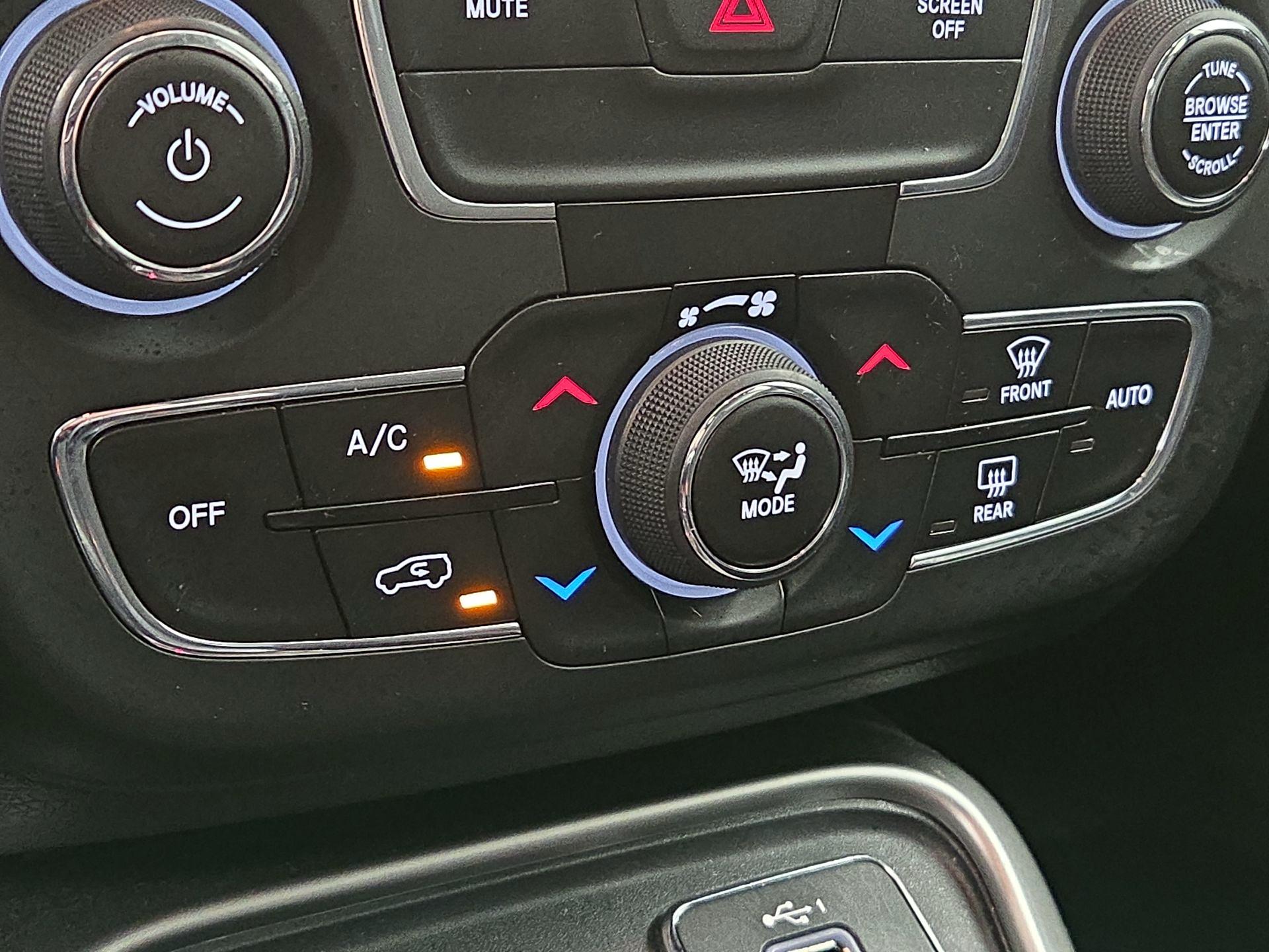 Thumbnail: 2021 Jeep Compass - 16