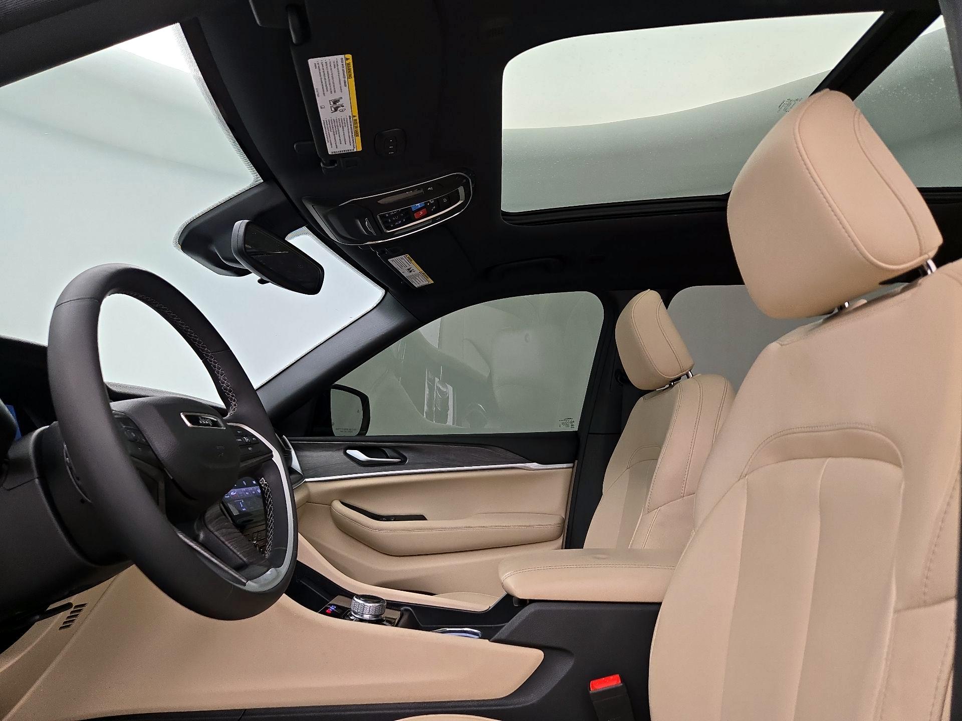 Thumbnail: 2023 Jeep Grand Cherokee L - 20
