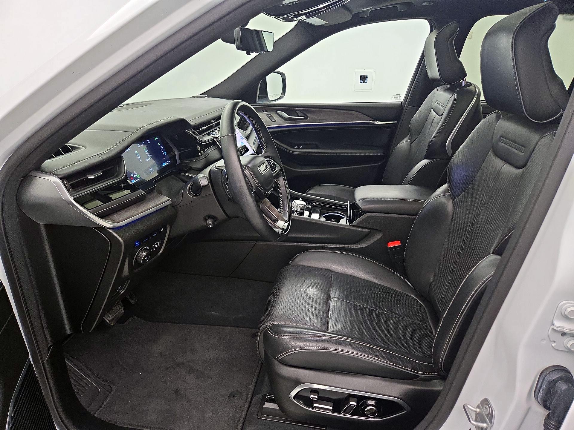 Thumbnail: 2022 Jeep Grand Cherokee - 11