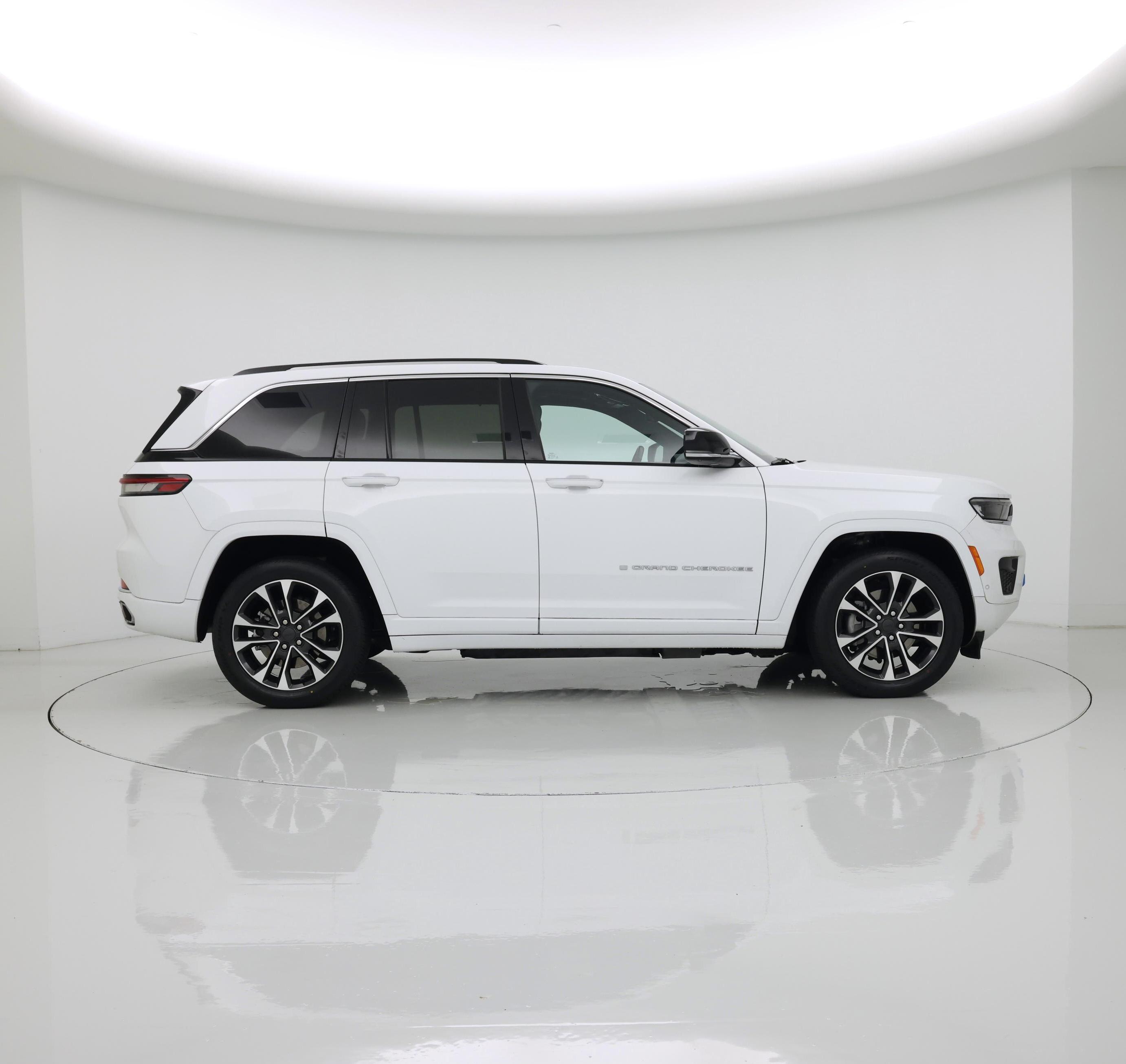 Thumbnail: 2022 Jeep Grand Cherokee - 7