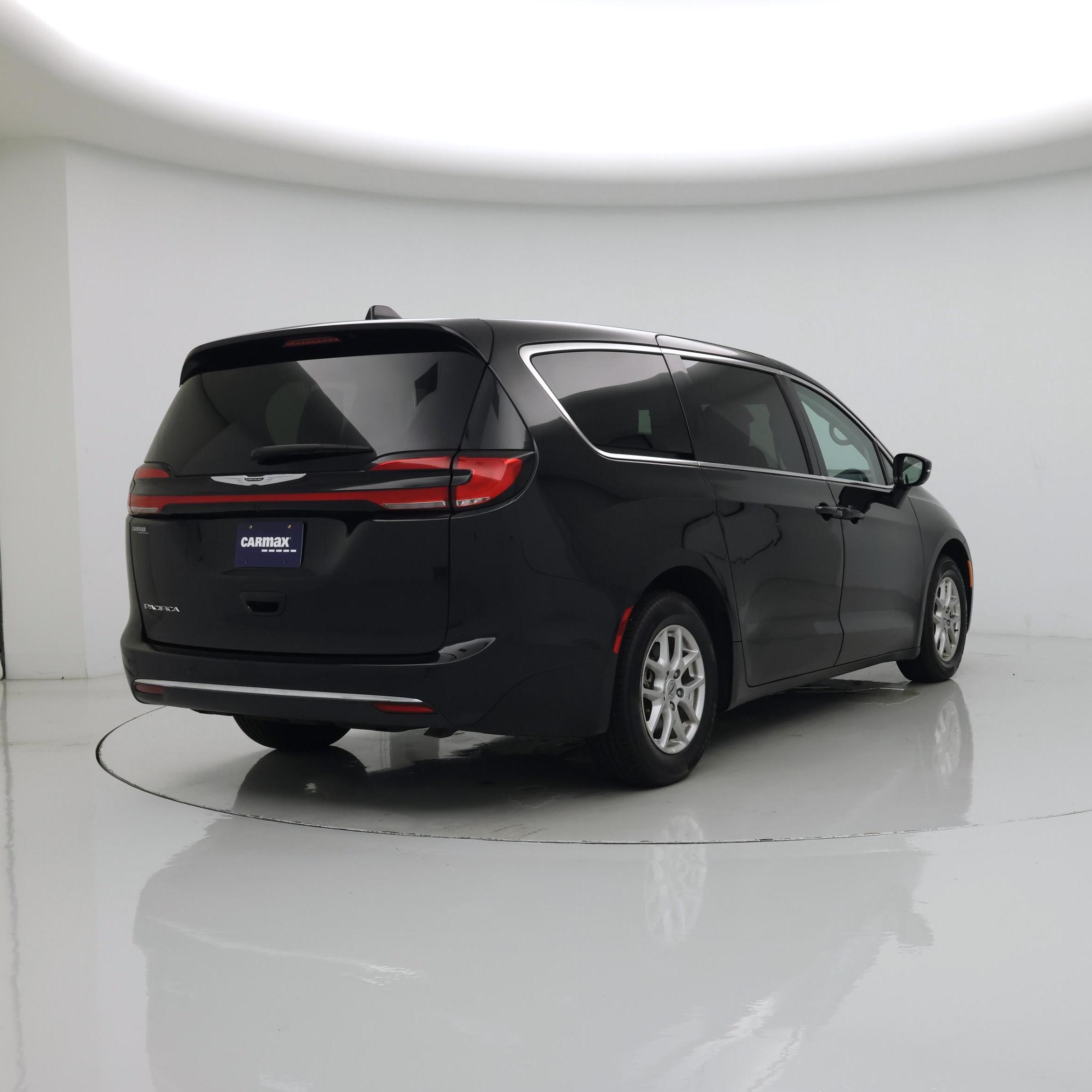 Thumbnail: 2024 Chrysler Pacifica - 8