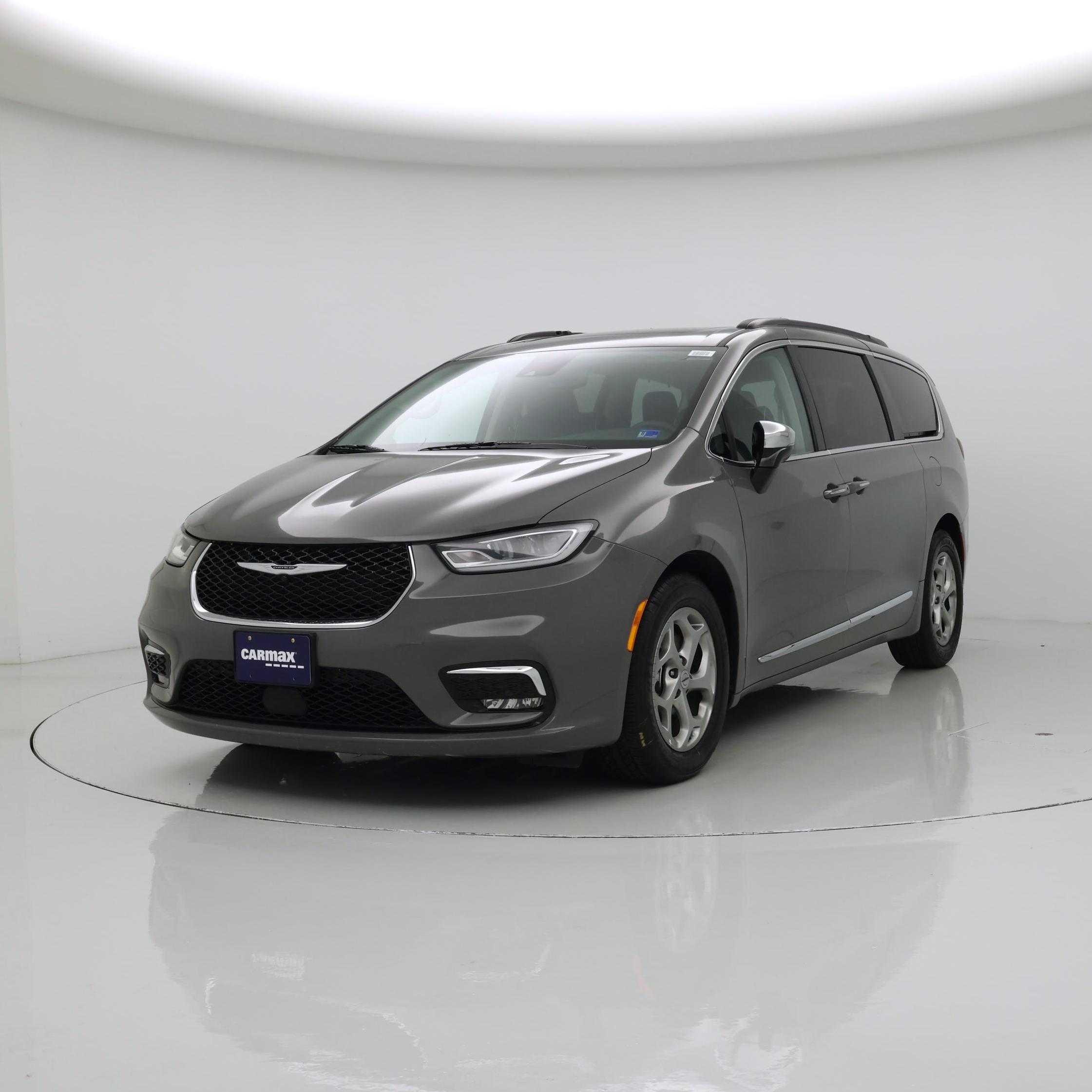 Thumbnail: 2023 Chrysler Pacifica - 4