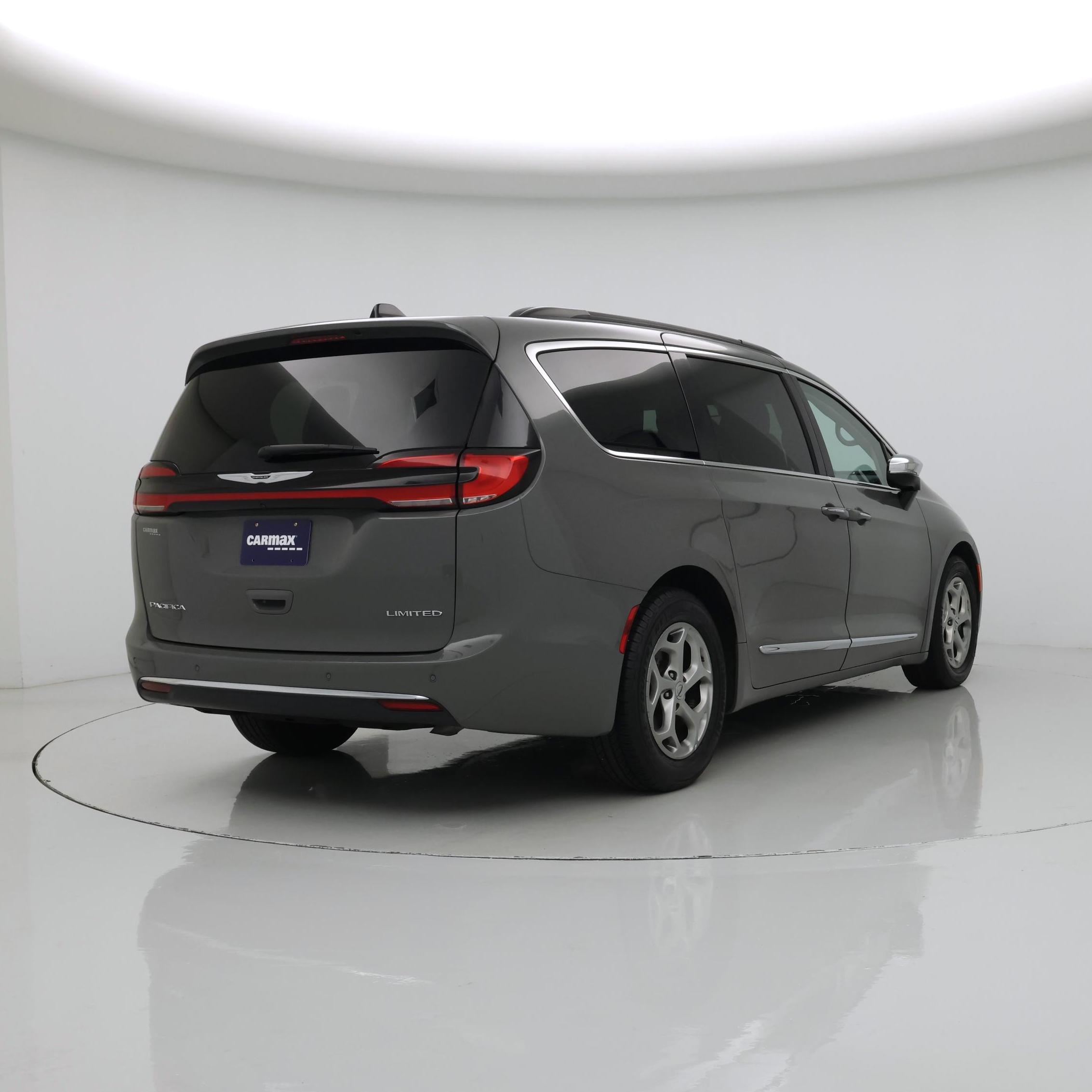 Thumbnail: 2023 Chrysler Pacifica - 8