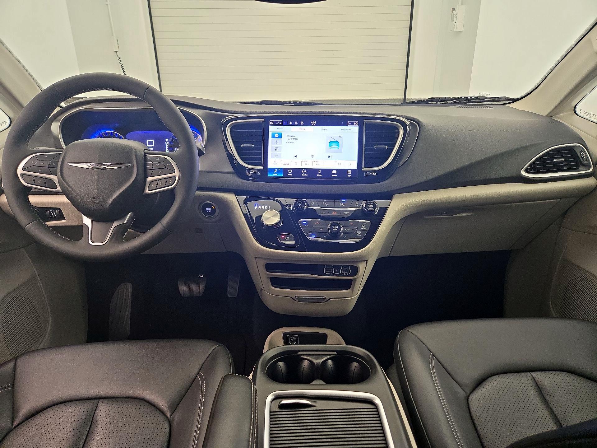 Thumbnail: 2024 Chrysler Pacifica - 9